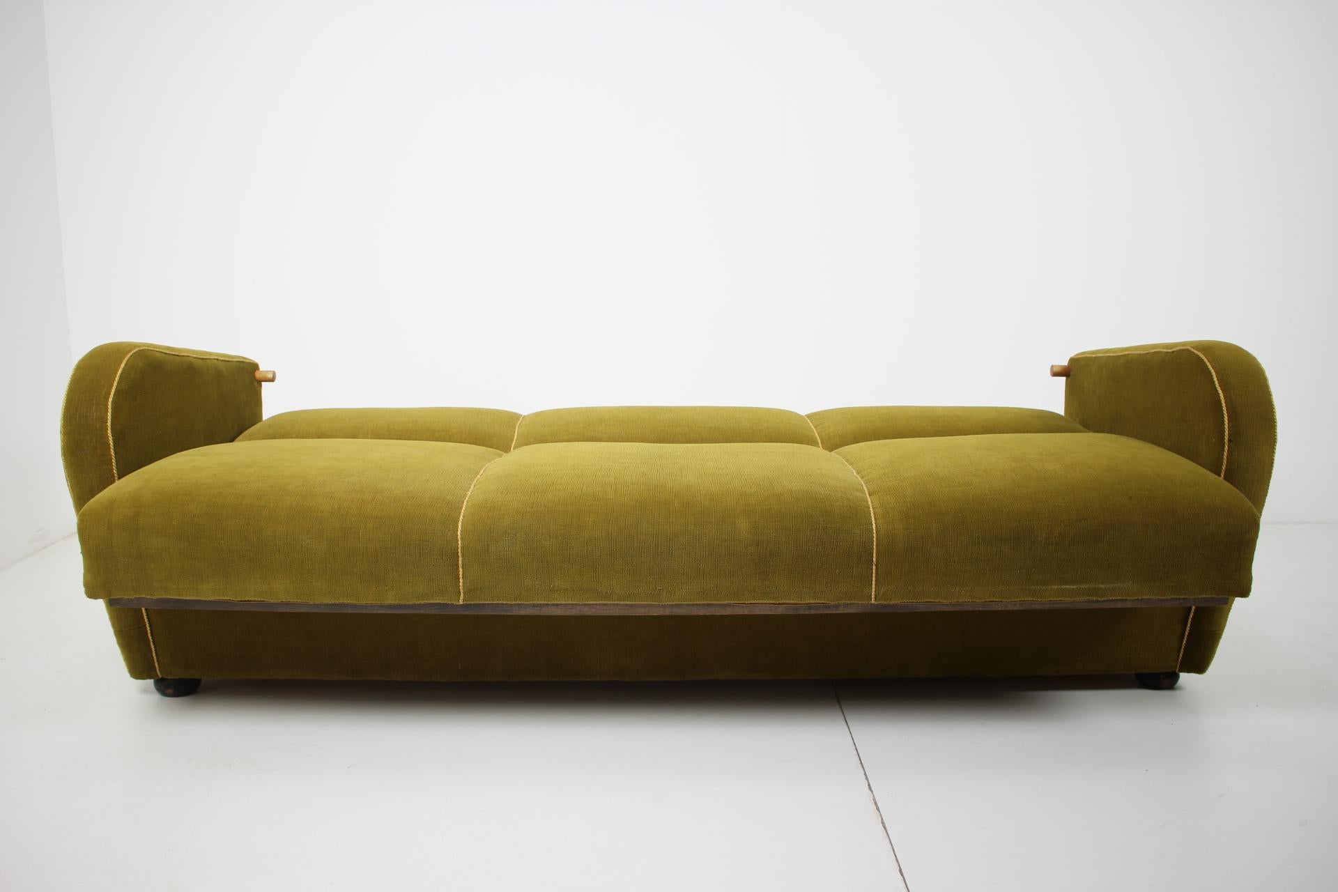 Fabric Art Deco Sofa or Bed H-363 Designed by Jindřich Halabala, 1930s
