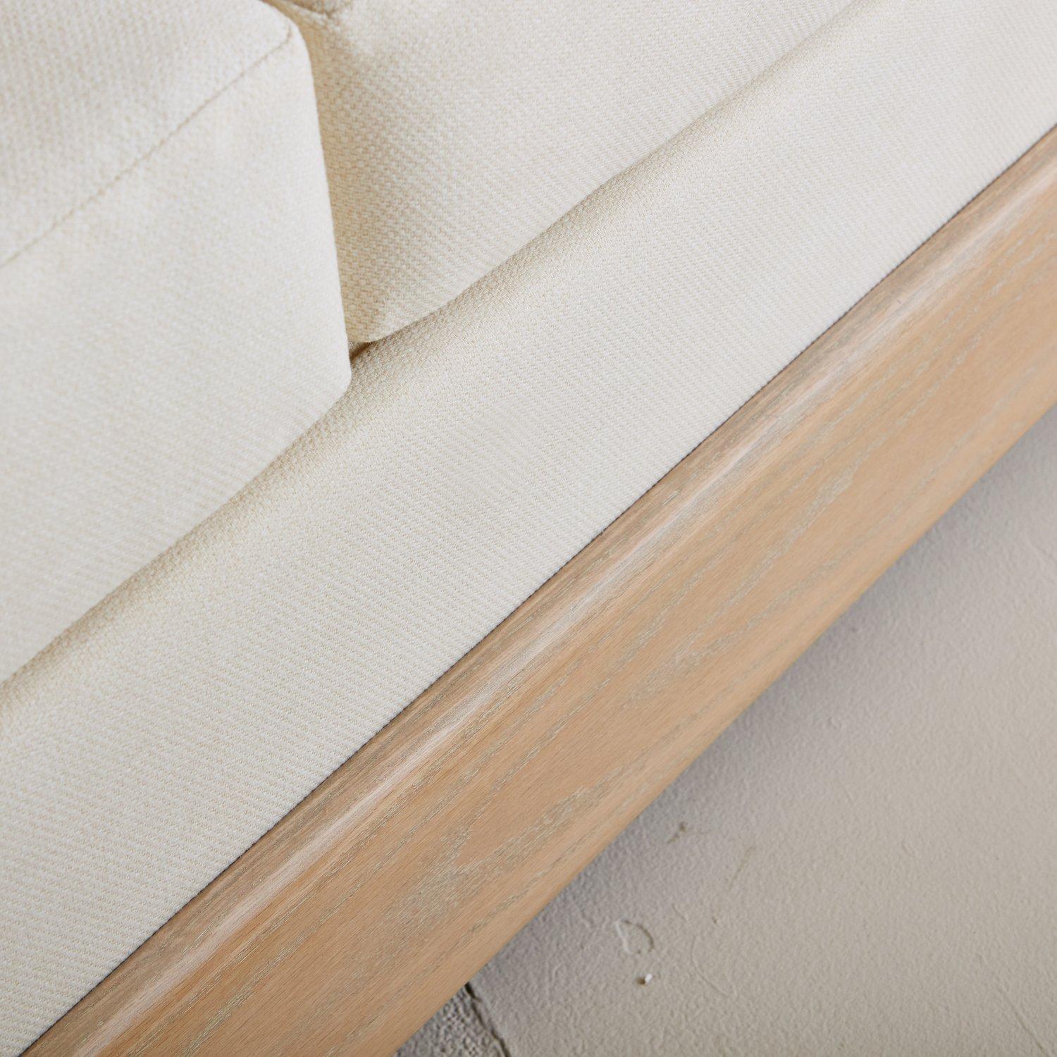 Art déco-Sofa mit Besatz aus gekälktem Eichenholz, Frankreich, 20. Jahrhundert, ''2 Stück verfügbar''  im Angebot 5