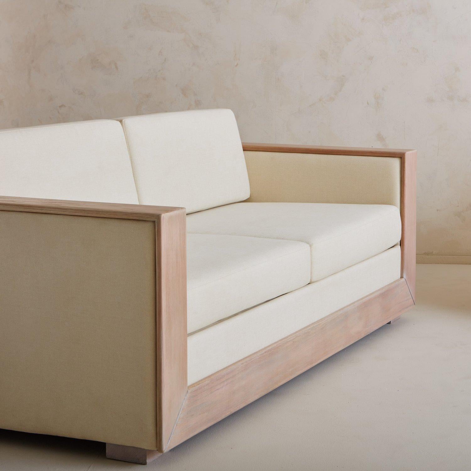 Art déco-Sofa mit Besatz aus gekälktem Eichenholz, Frankreich, 20. Jahrhundert, ''2 Stück verfügbar''  im Angebot 10