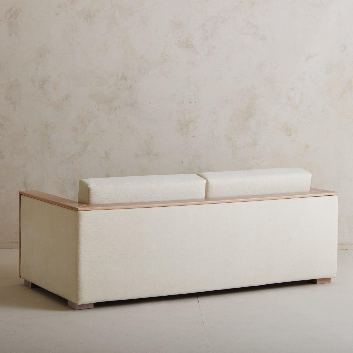 Canapé Art Déco avec bordure en chêne cérusé, France, 20ème siècle, « 2 disponibles »  Bon état - En vente à Chicago, IL