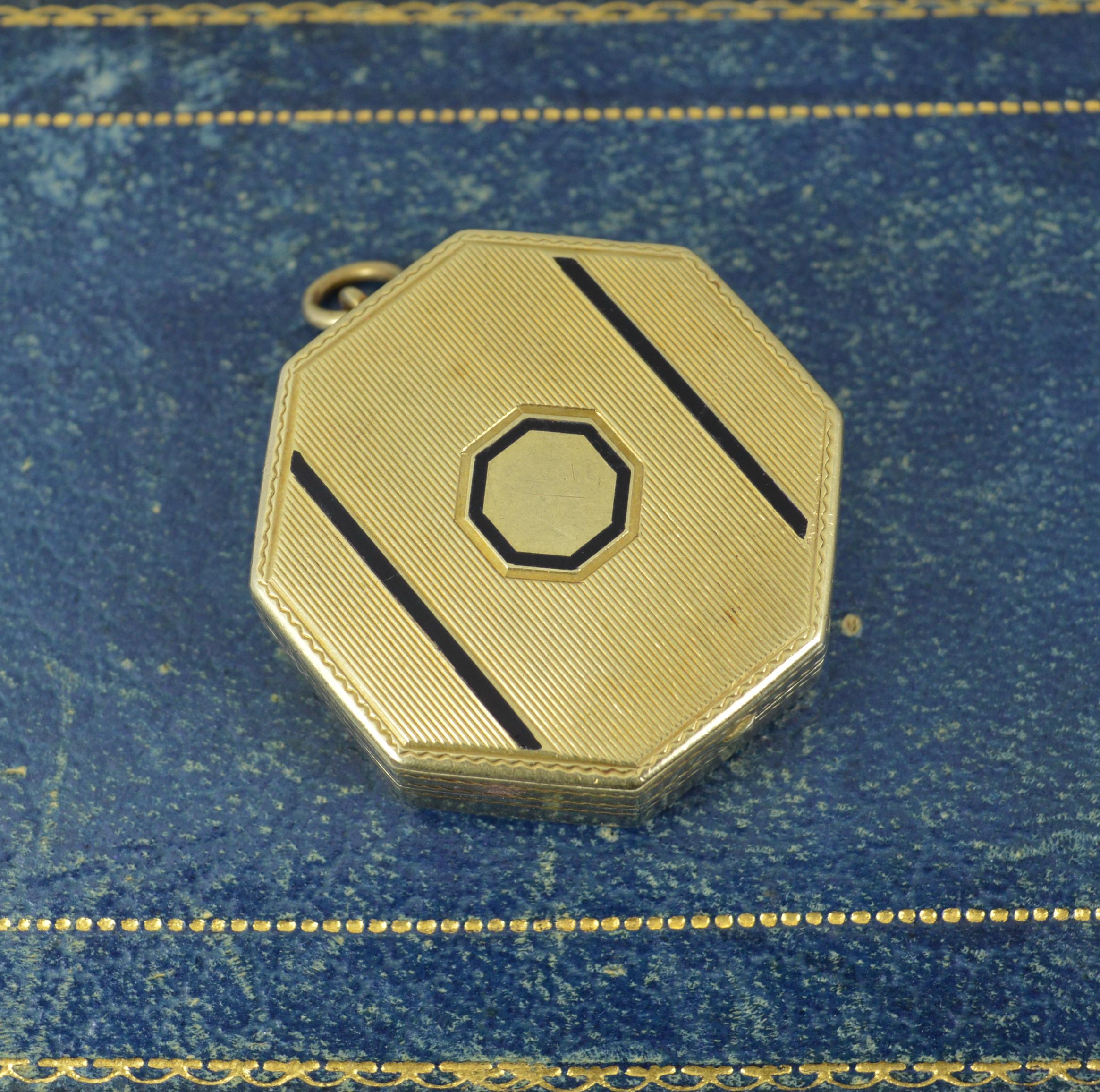 Boîte compacte Art Déco en or massif 14 carats et émail noir en vente 6