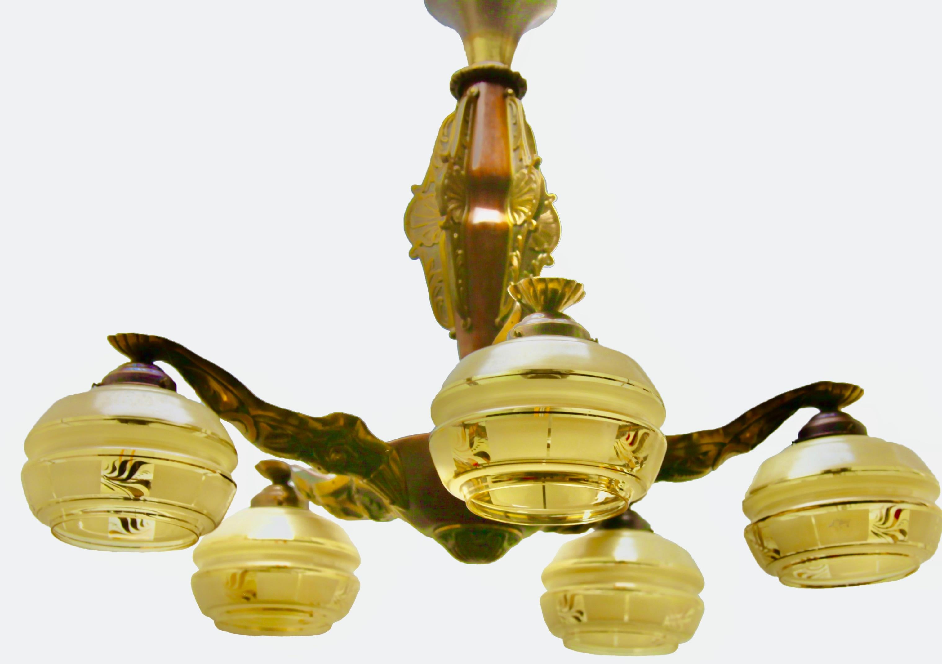 Mid-20th Century Art Deco Solid Brass and Wooden Details Chandelier Shades Whit Gold Pattern For Sale