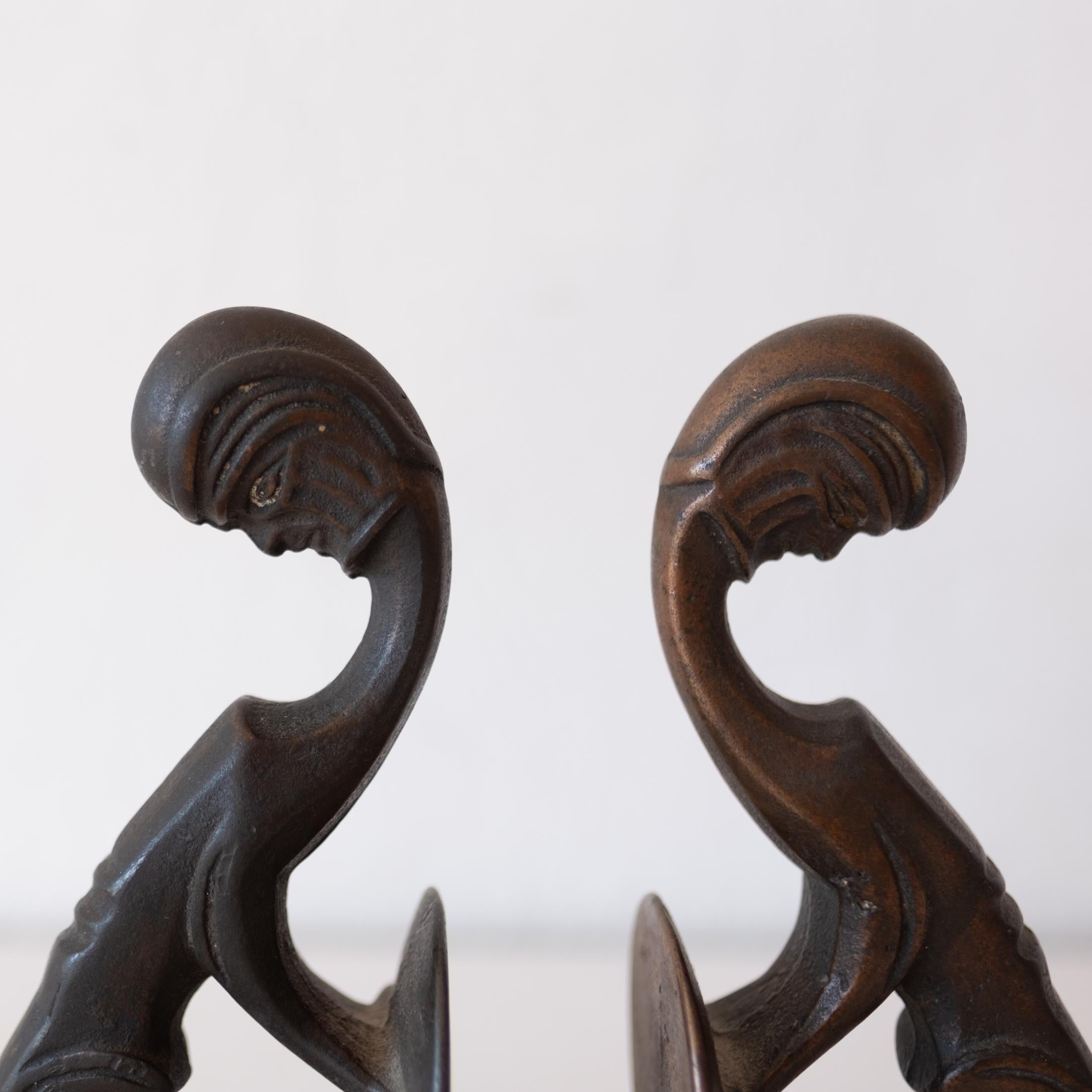 Skulpturale Art-Déco-Buchstützen aus massiver Bronze im Hagenauer-Stil  im Zustand „Gut“ im Angebot in San Diego, CA
