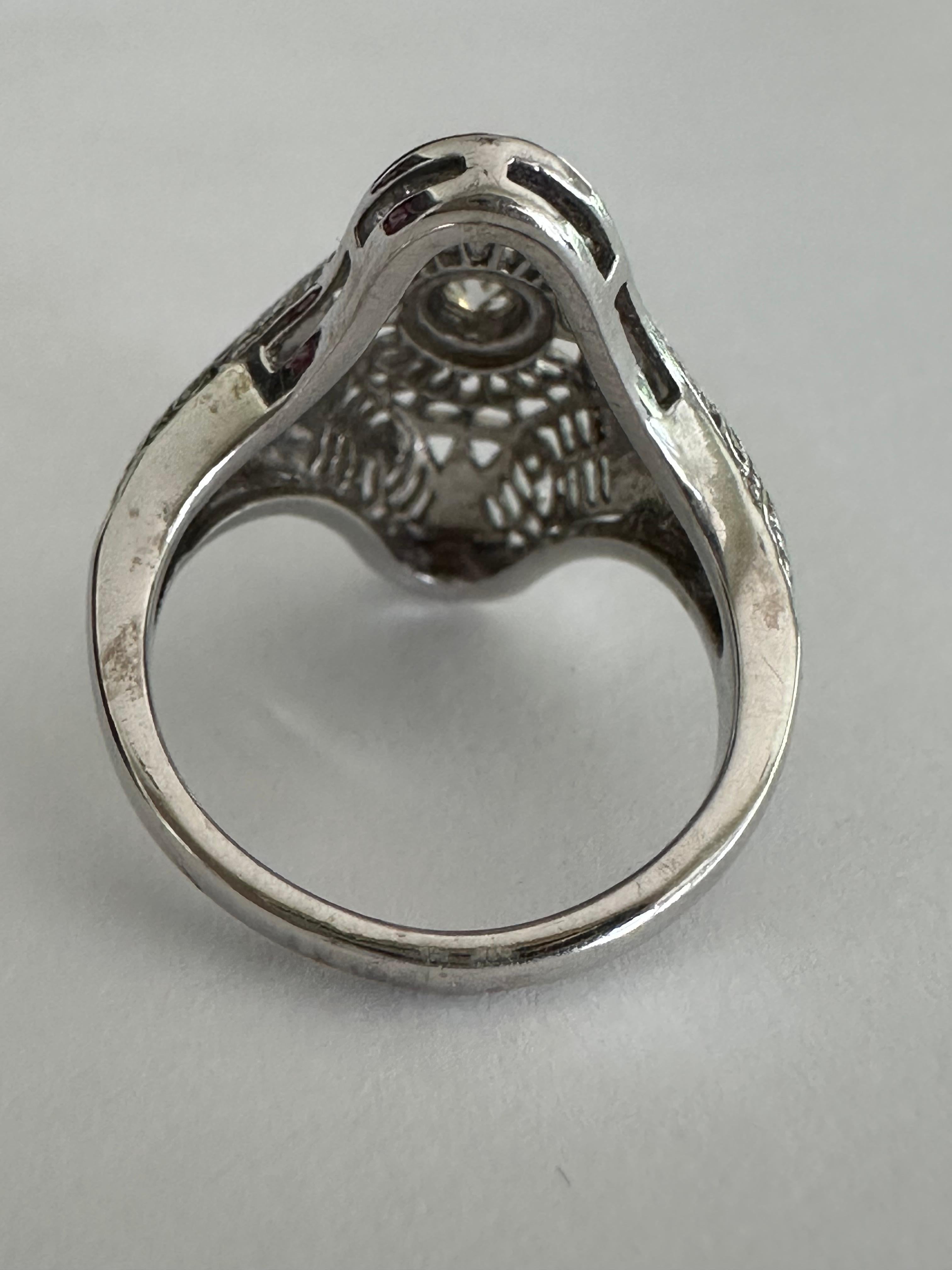 Art Deco Solitär Diamant und Filigran Dinner Ring (Art déco) im Angebot