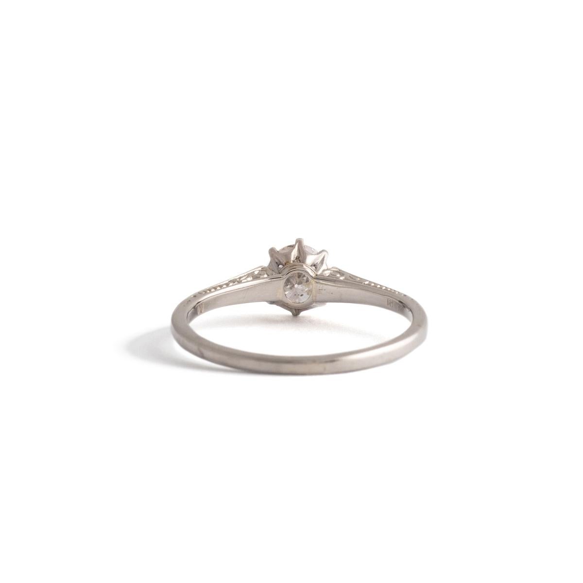 Art Deco Solitaire Round Cut Diamond Platinum Ring In Excellent Condition For Sale In Geneva, CH
