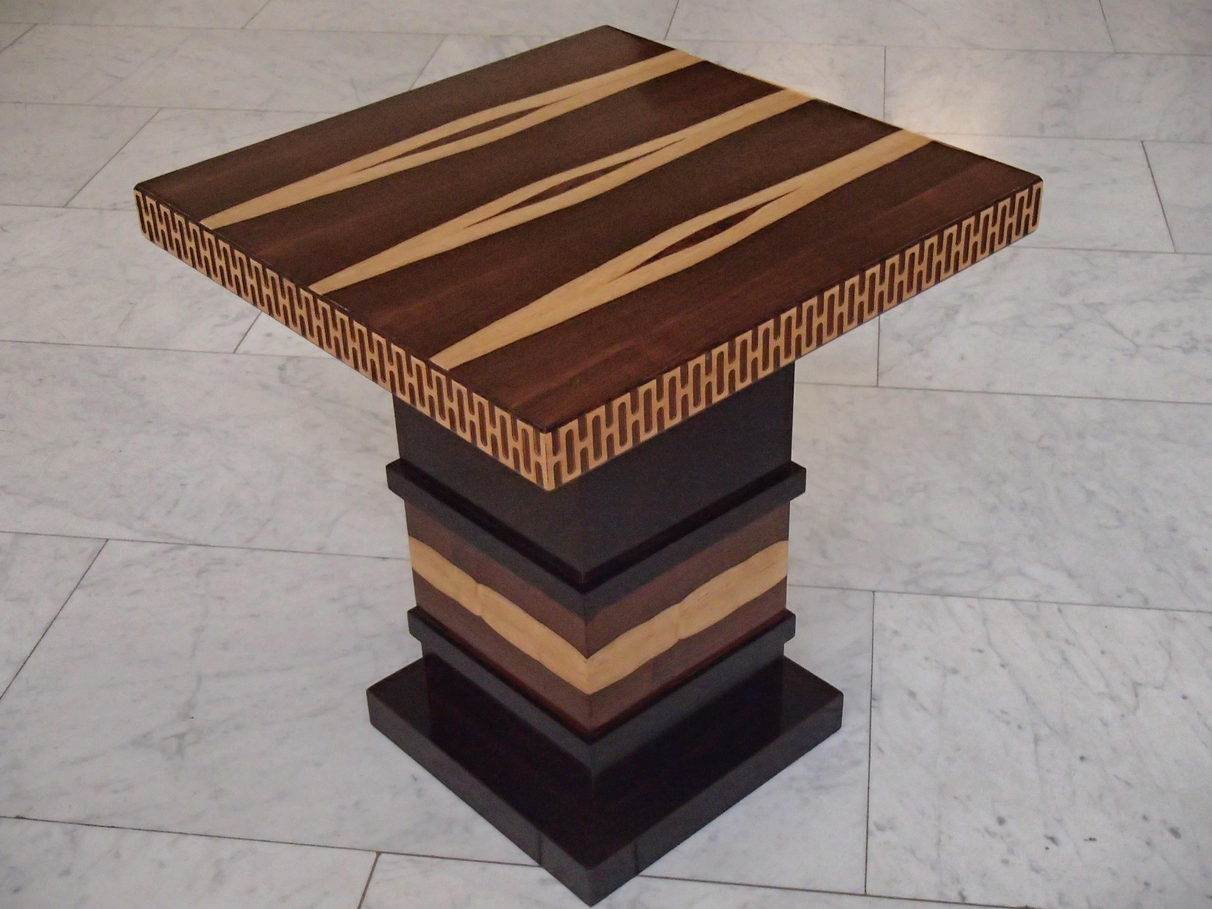 Art Deco Sophisticated Decorative Table with Rare Etimoe Veneer For Sale 6