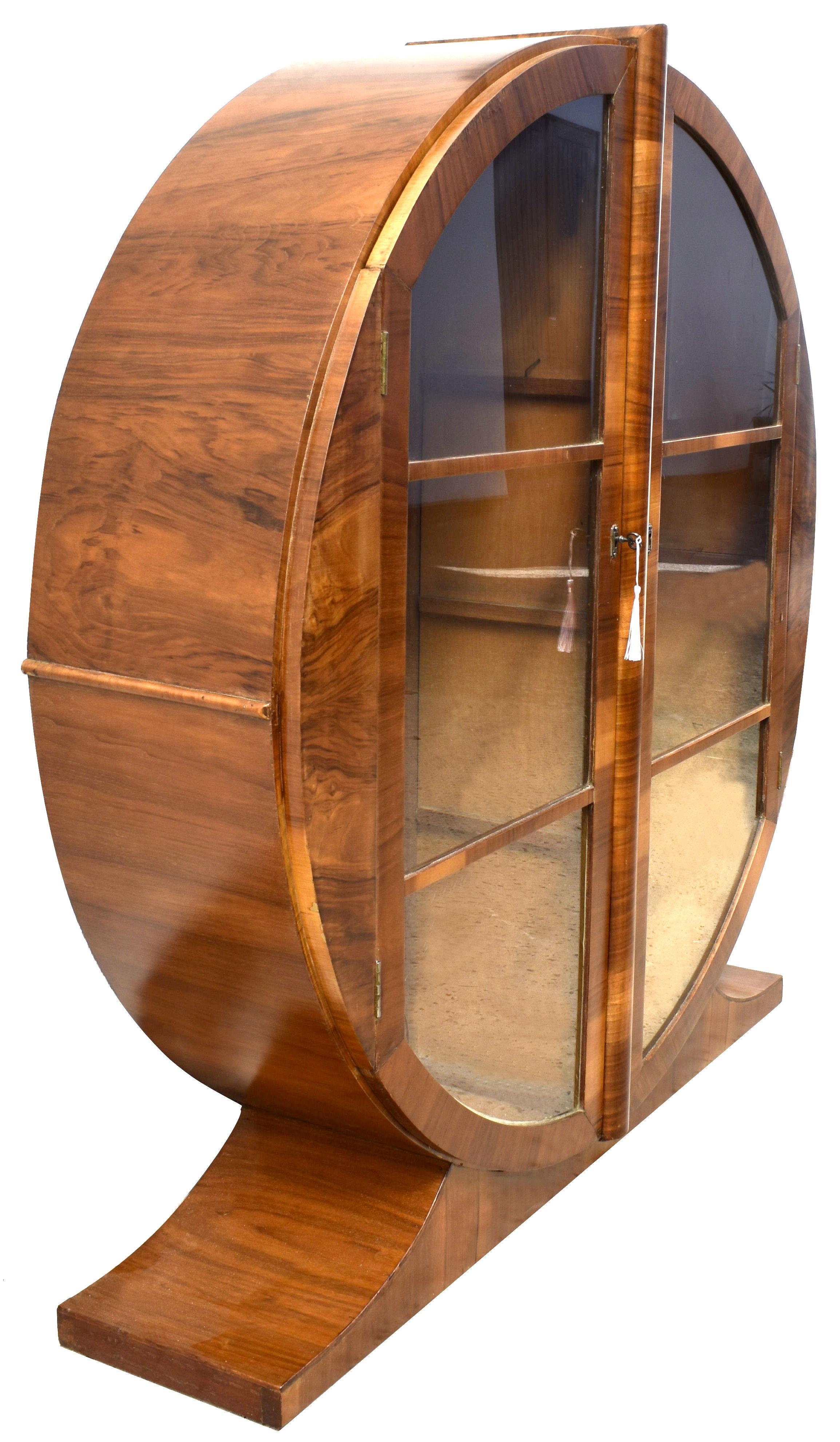 Spektakulärer runder Vitrinenschrank im Art déco-Stil aus Nussbaumholz, um 1930 (Glas) im Angebot