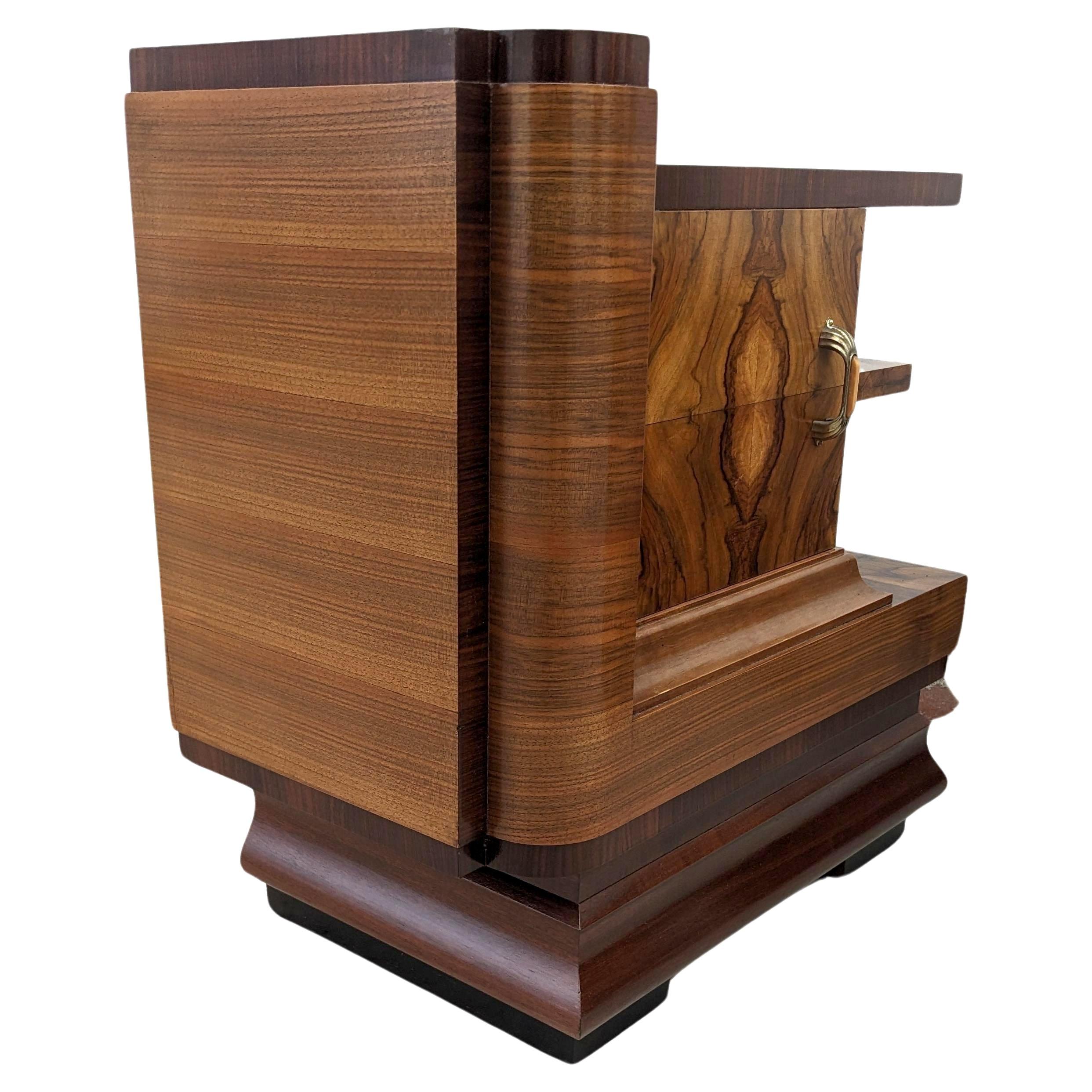 Art Deco Spectacular Single Walnut Italian Bedside Cabinet Table, c1930 For Sale 3