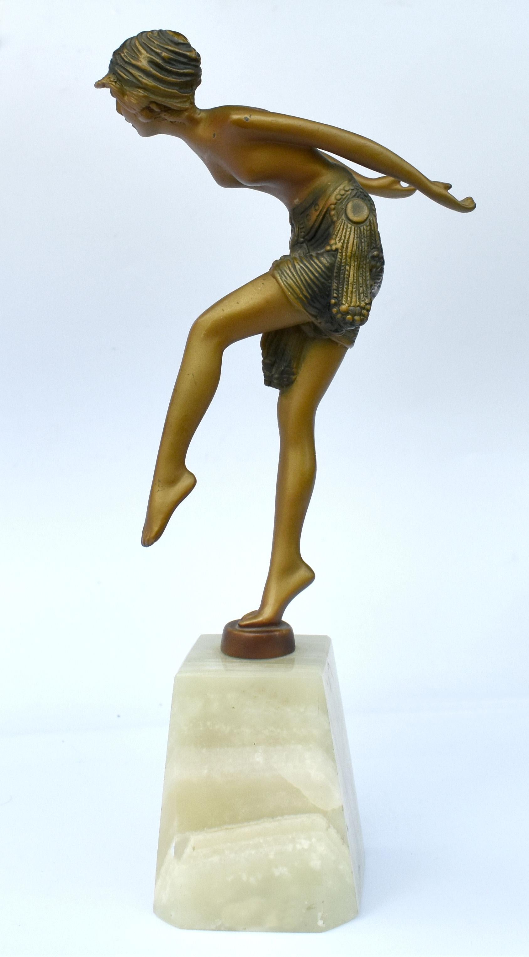 Figurale Art-Déco-Dame aus Zinn auf Onyxsockel, 1930er Jahre im Angebot 3