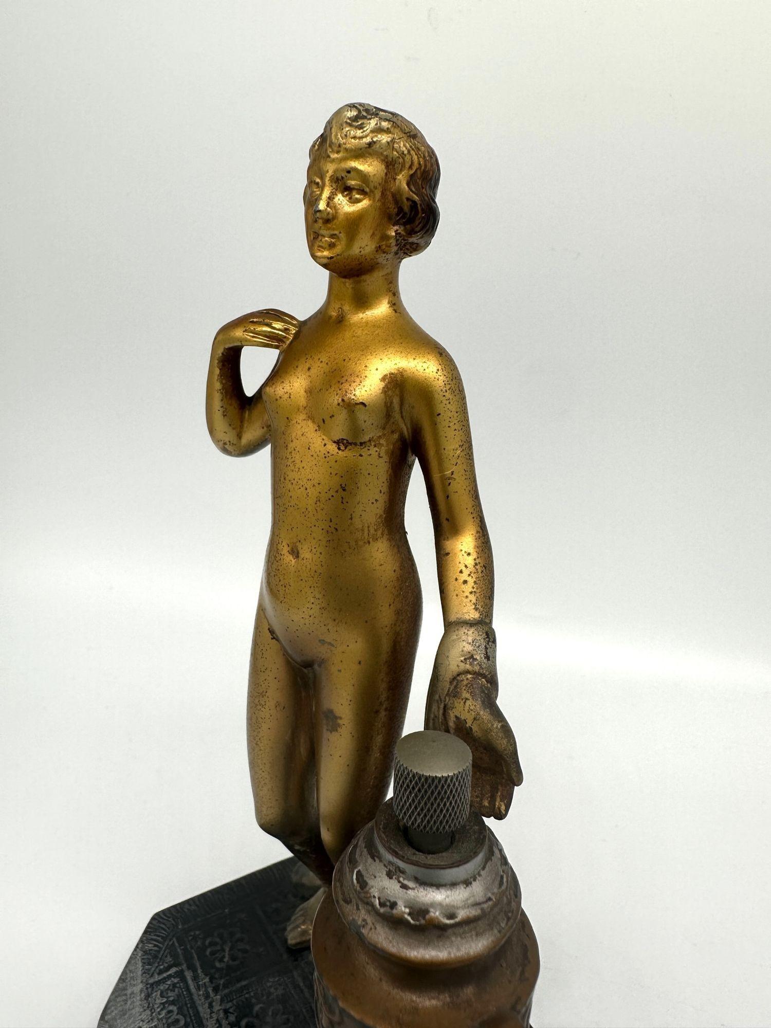 Lampe de table Art Déco nue déesse grecque déesse torch Tip en vente 10