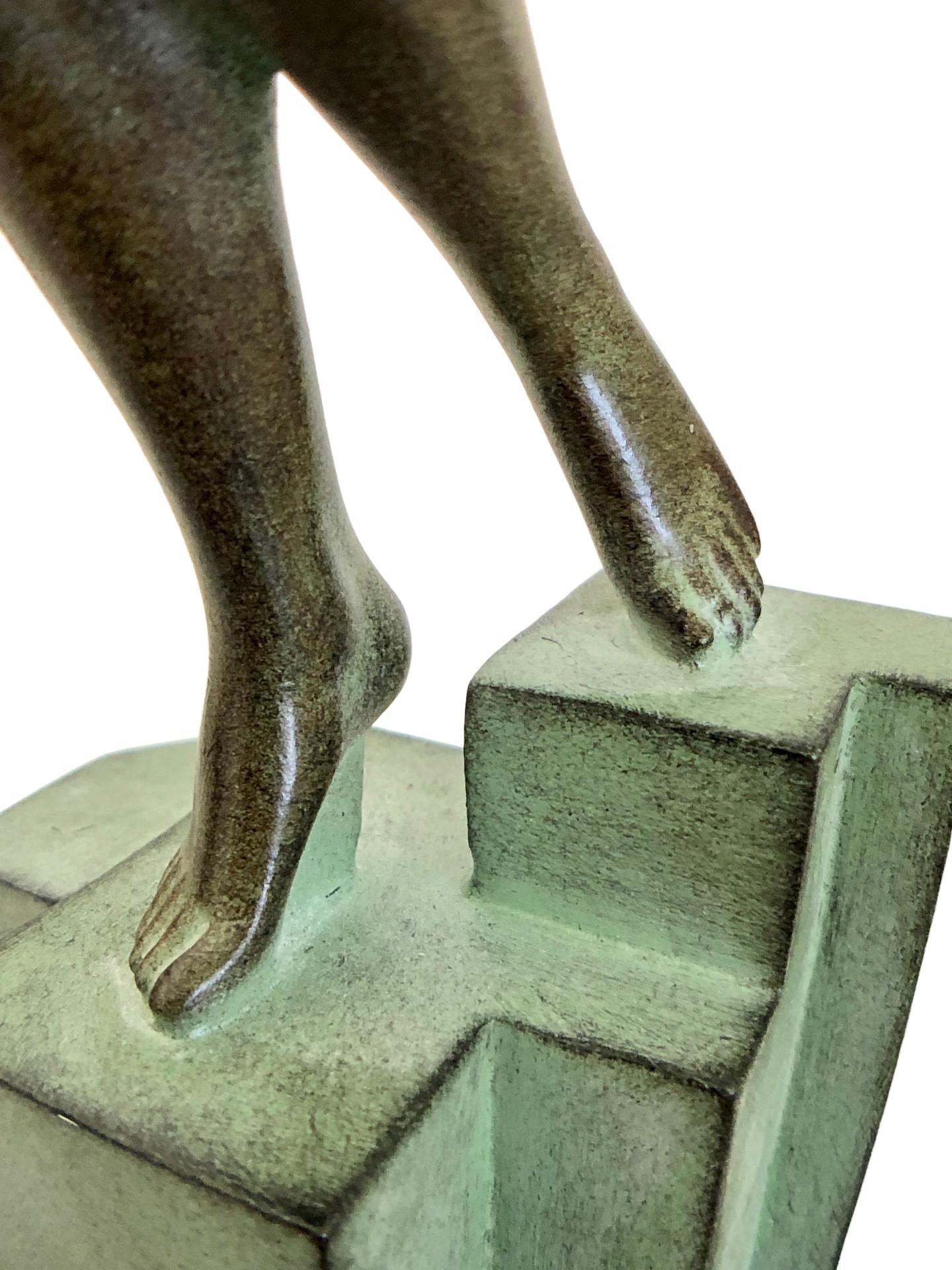 Escultura Art Déco de Espelta Mensaje de amor de Pierre Le Faguays y Max Le Verrier Spelter en venta