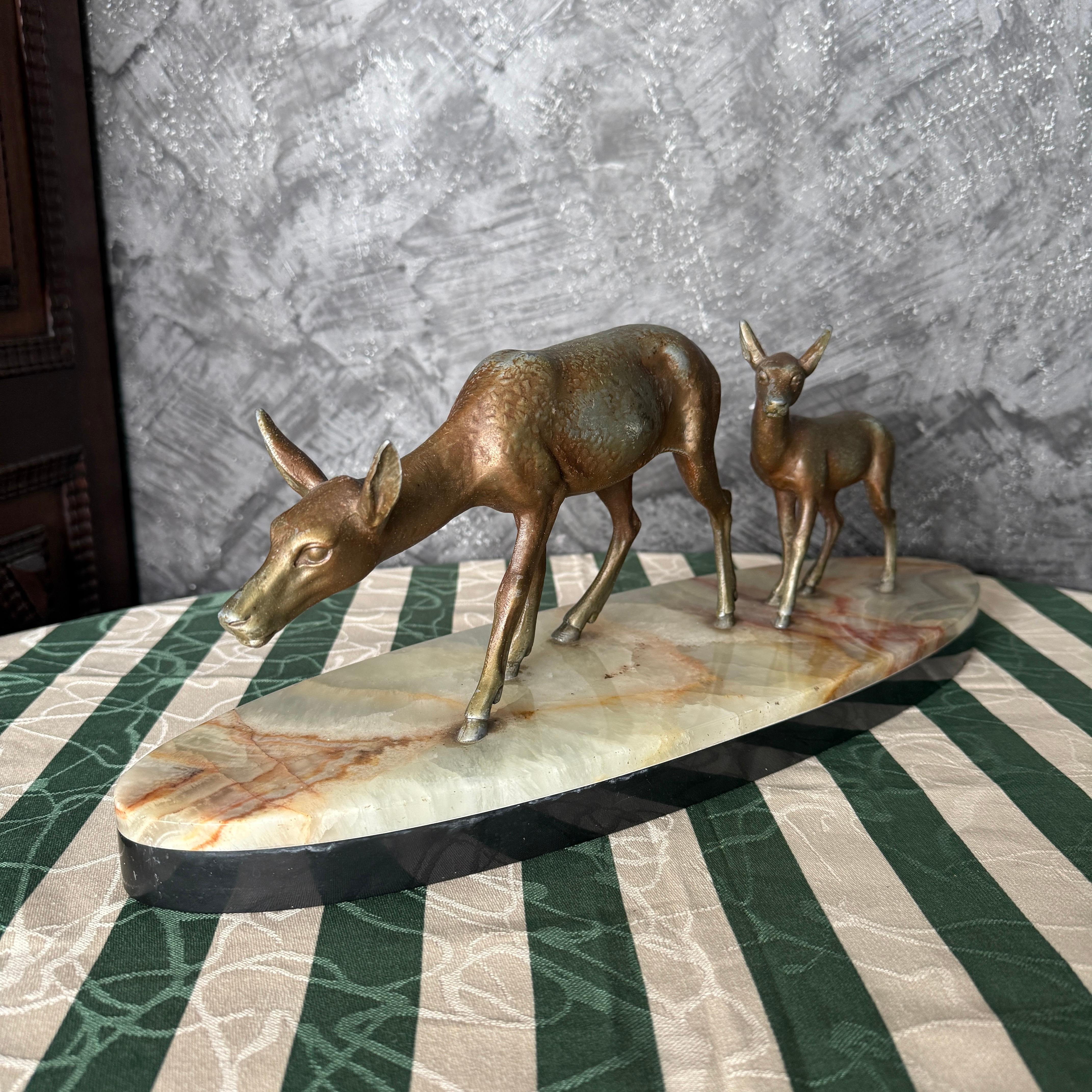 Art déco Sculpture Art Déco de 2 cerfs en vente