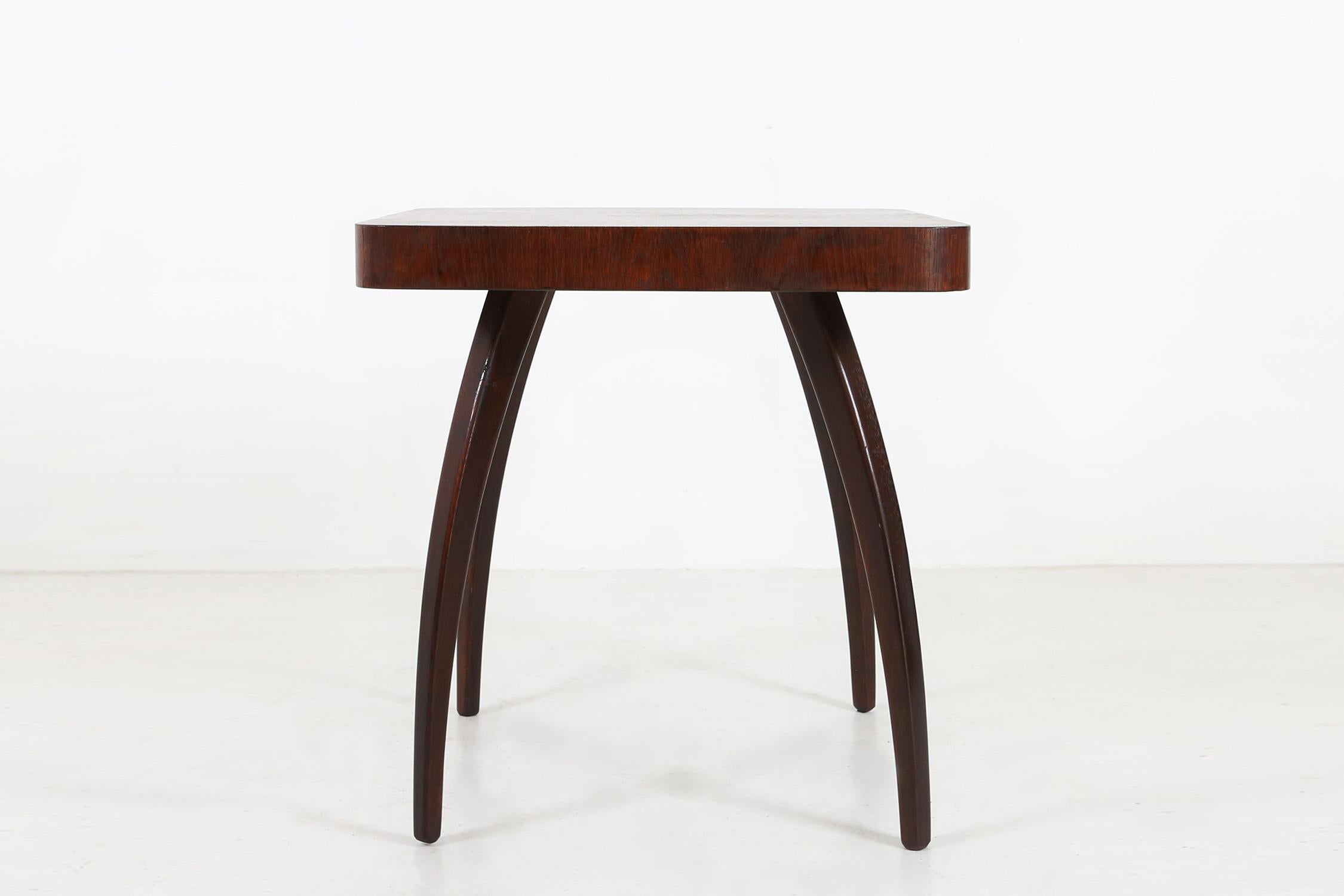 This Art Deco coffee table known as the 
