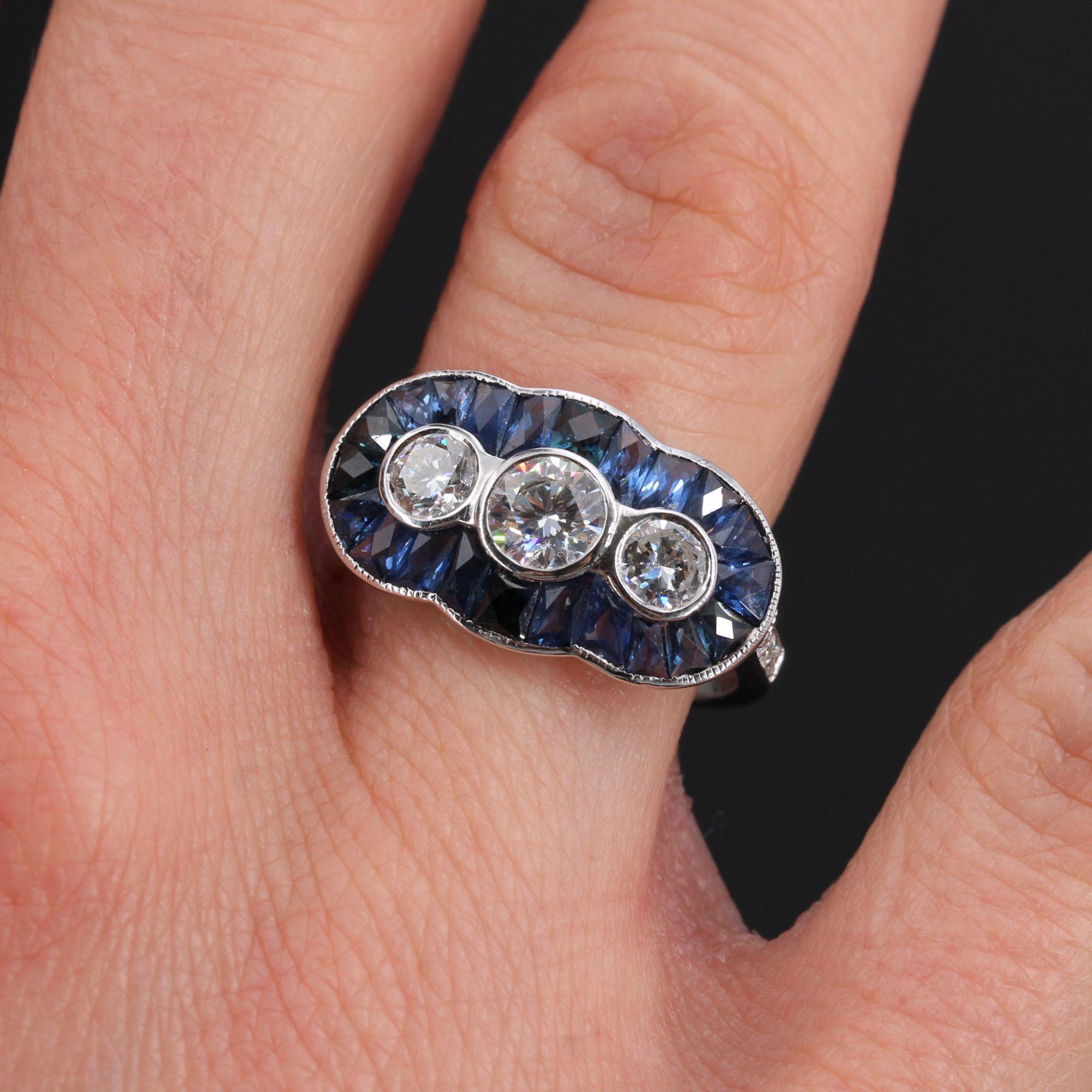 Art Deco Style Calibrated Sapphire Diamonds 18 Karat White Gold Ring In New Condition For Sale In Poitiers, FR