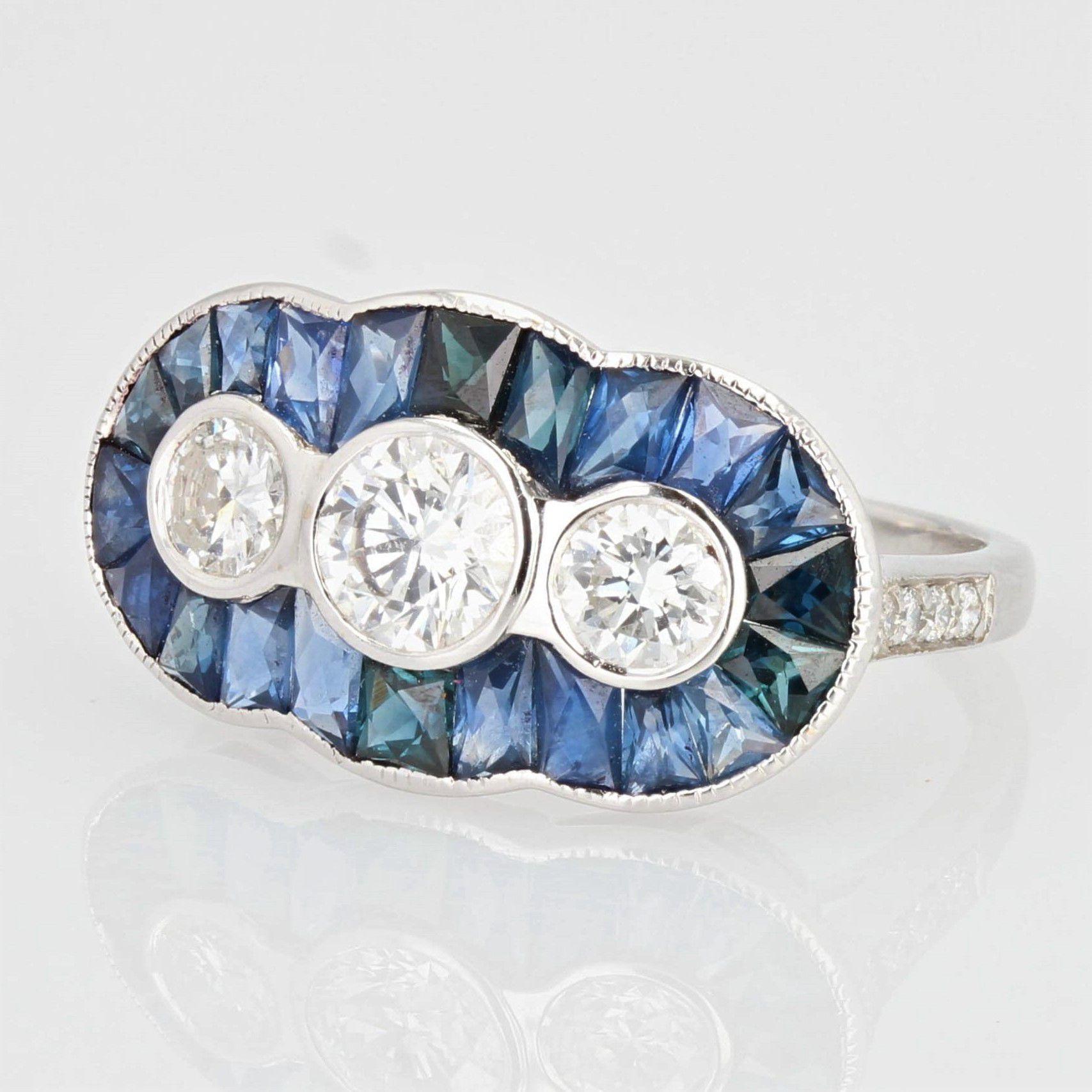 Women's Art Deco Style Calibrated Sapphire Diamonds 18 Karat White Gold Ring For Sale