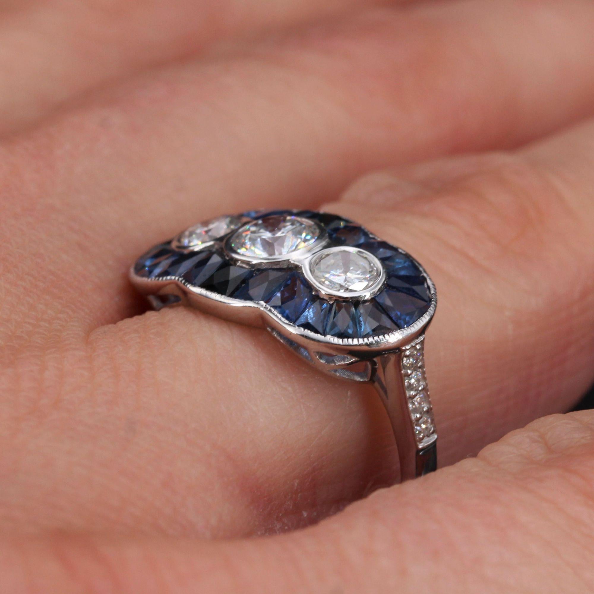 Art Deco Style Calibrated Sapphire Diamonds 18 Karat White Gold Ring For Sale 3