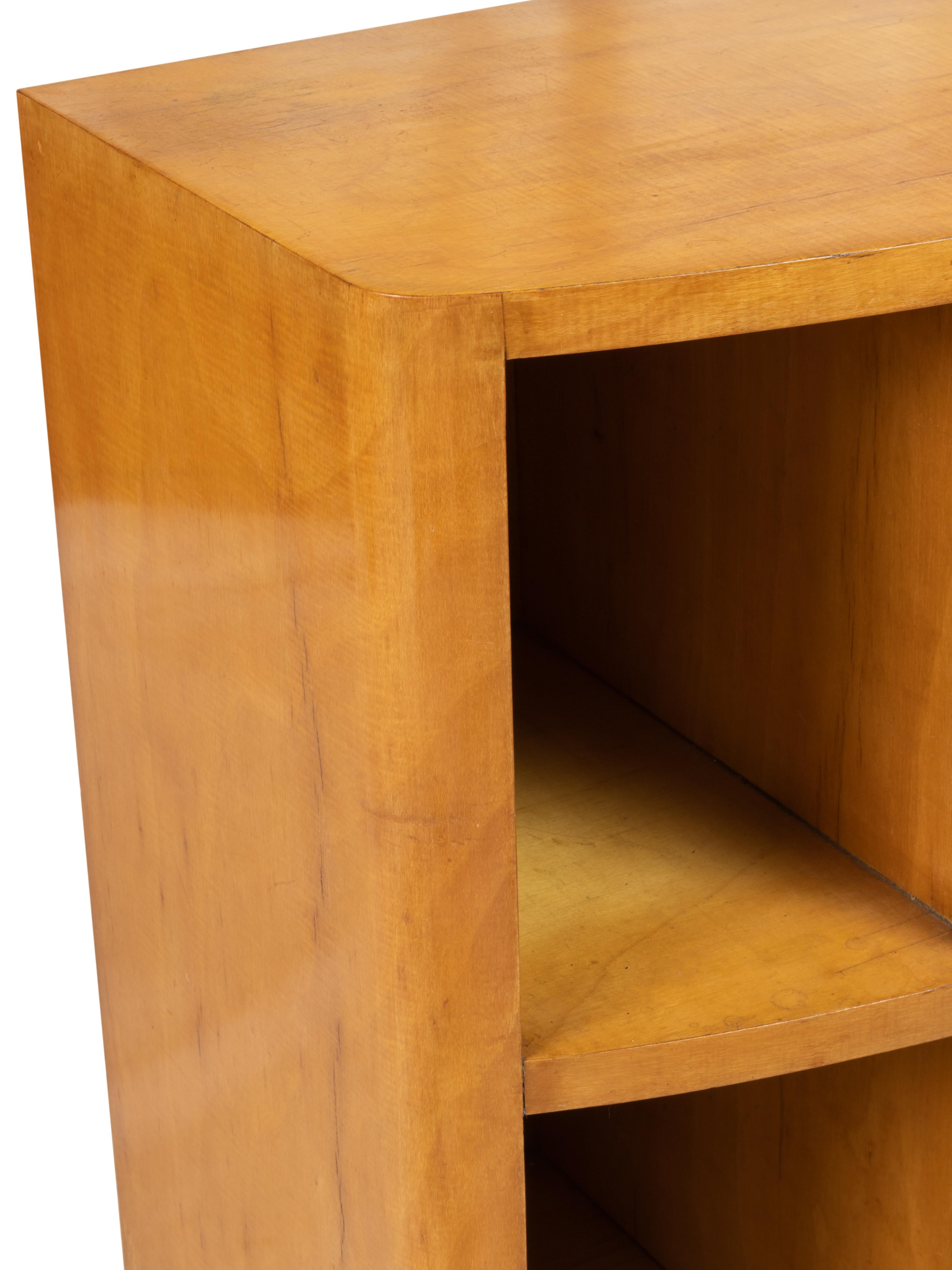 Art Deco Dressers, (1940-1949), 20th Century For Sale 13