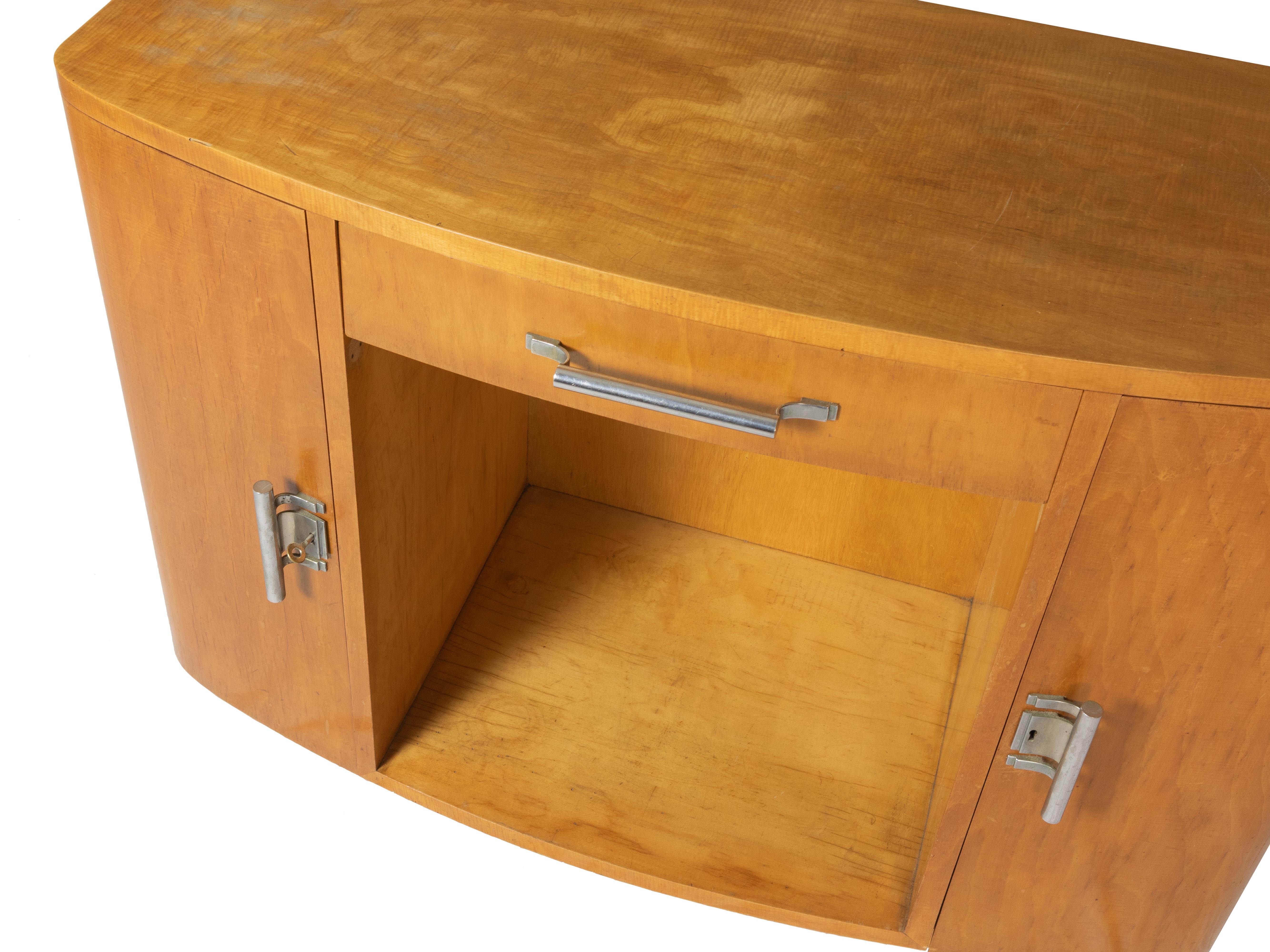 Art Deco Dressers, (1940-1949), 20th Century In Fair Condition For Sale In Lisbon, PT