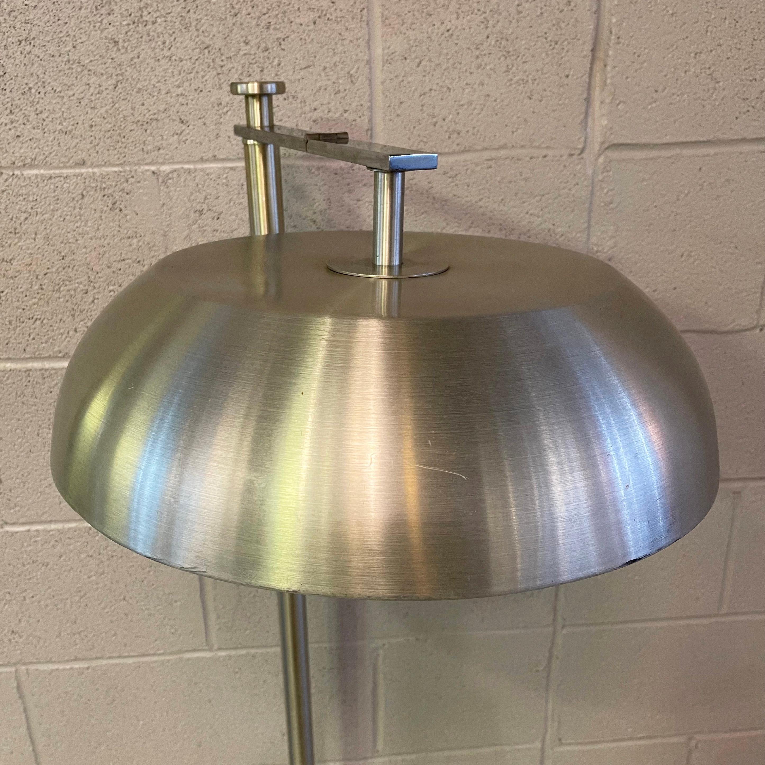 Flip-Top-Stehlampe aus gesponnenem Aluminium im Art déco-Stil von Kurt Versen im Angebot 4