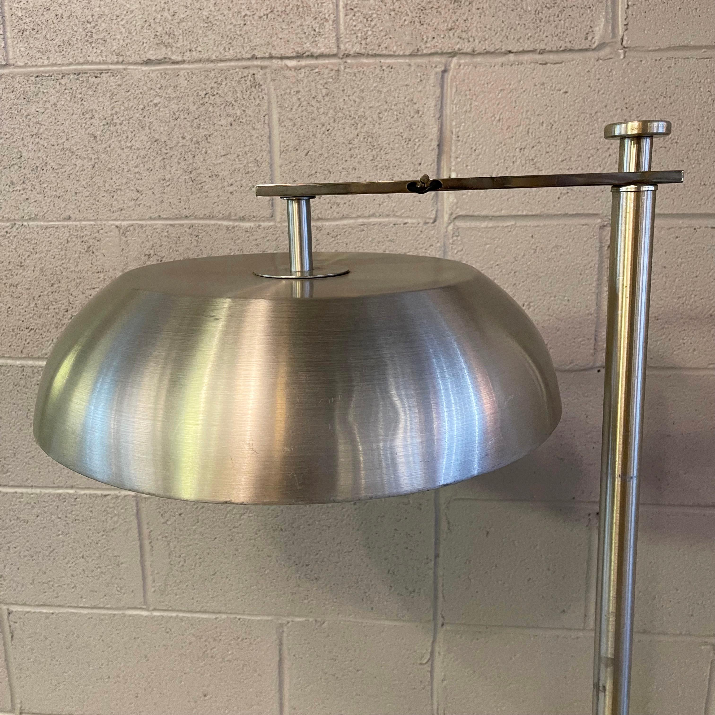 Flip-Top-Stehlampe aus gesponnenem Aluminium im Art déco-Stil von Kurt Versen im Zustand „Gut“ im Angebot in Brooklyn, NY