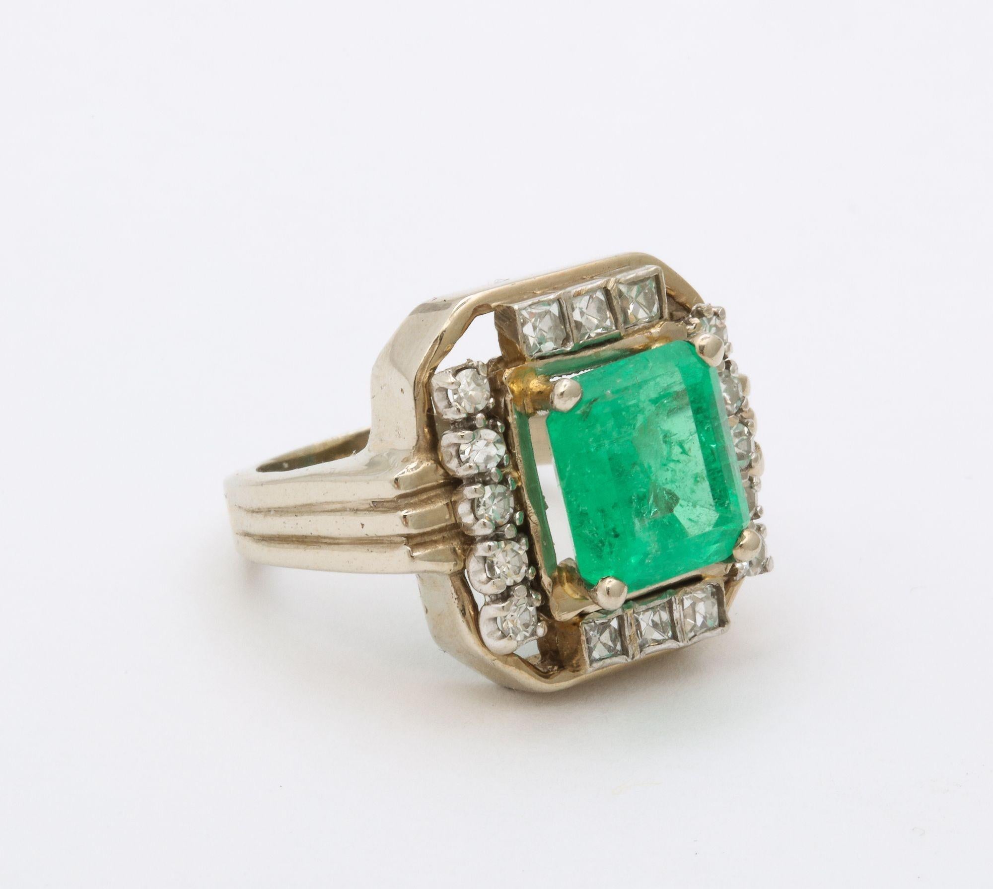 Women's Art Deco Square Cut Emerald Ring For Sale