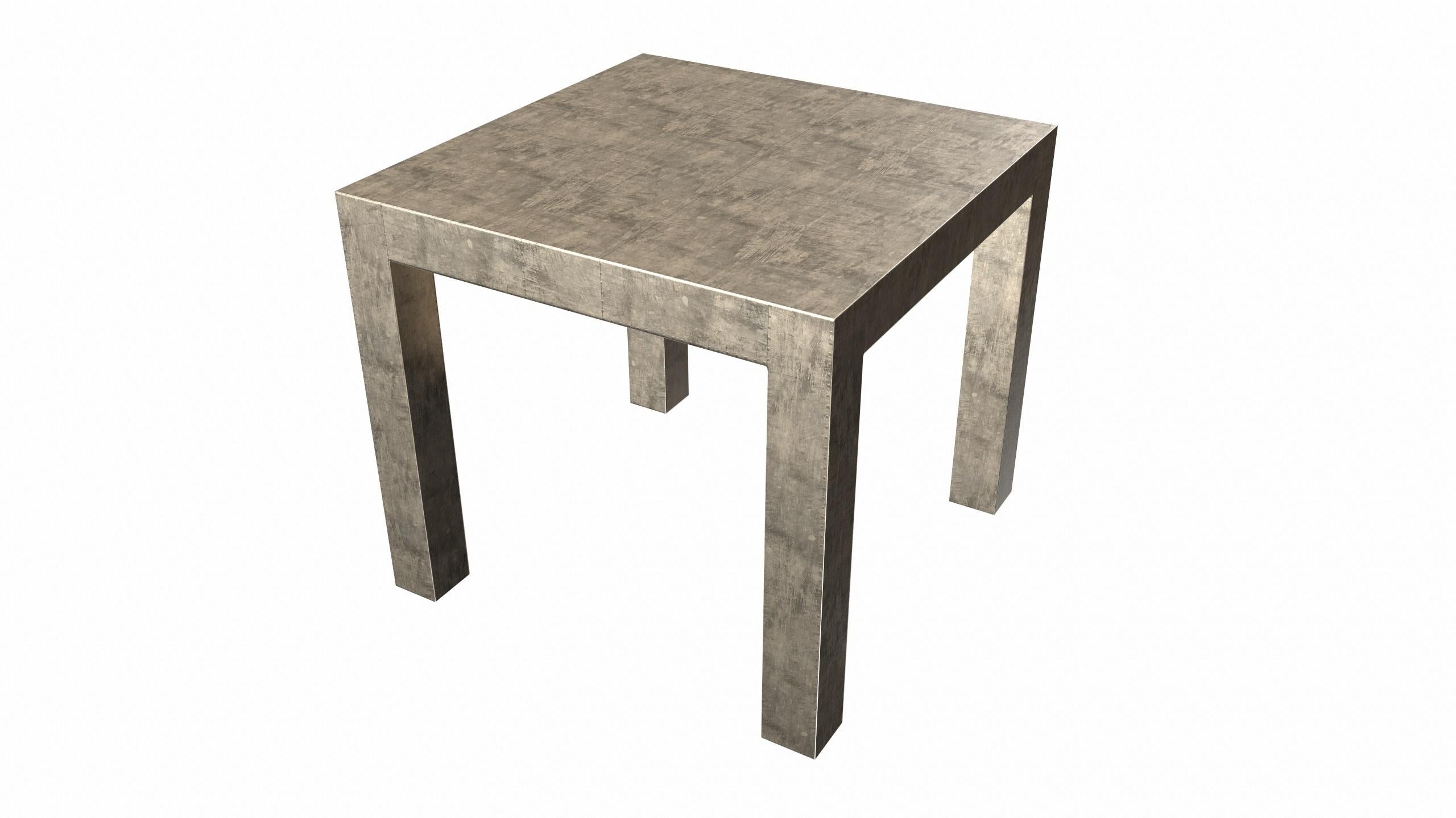 Quadratische Art-Déco-Getränke-Mitteltische Rauch Antike Bronze von Alison Spear (Metall) im Angebot