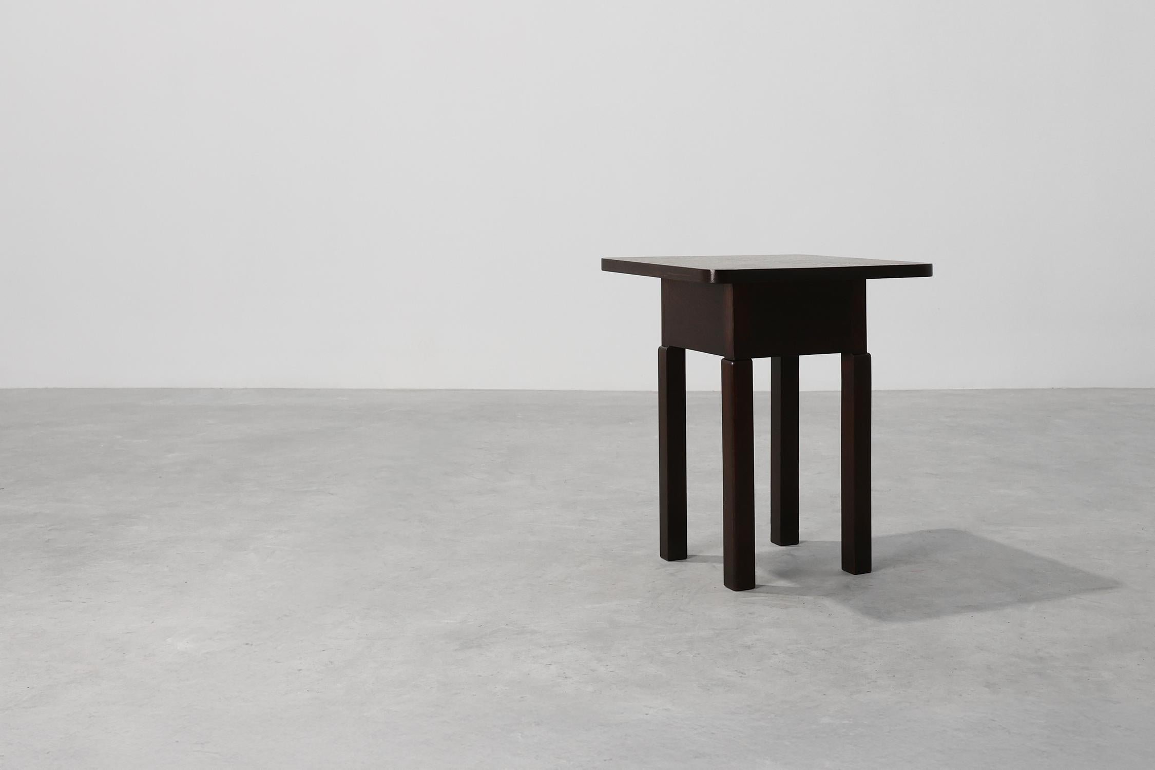 Art Deco square Oak Side Table, France, circa 1920 For Sale 5