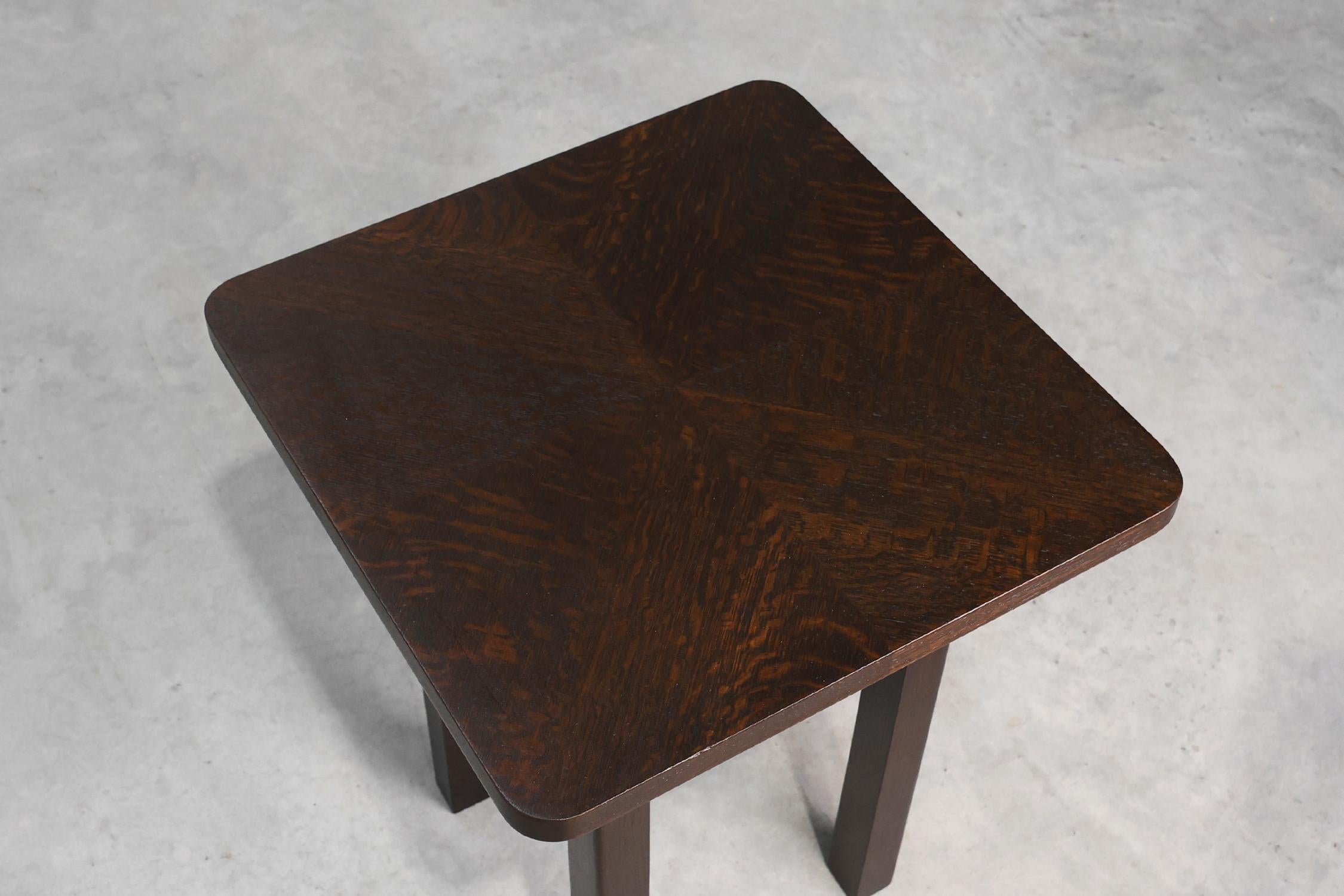Art Deco square Oak Side Table, France, circa 1920 For Sale 1