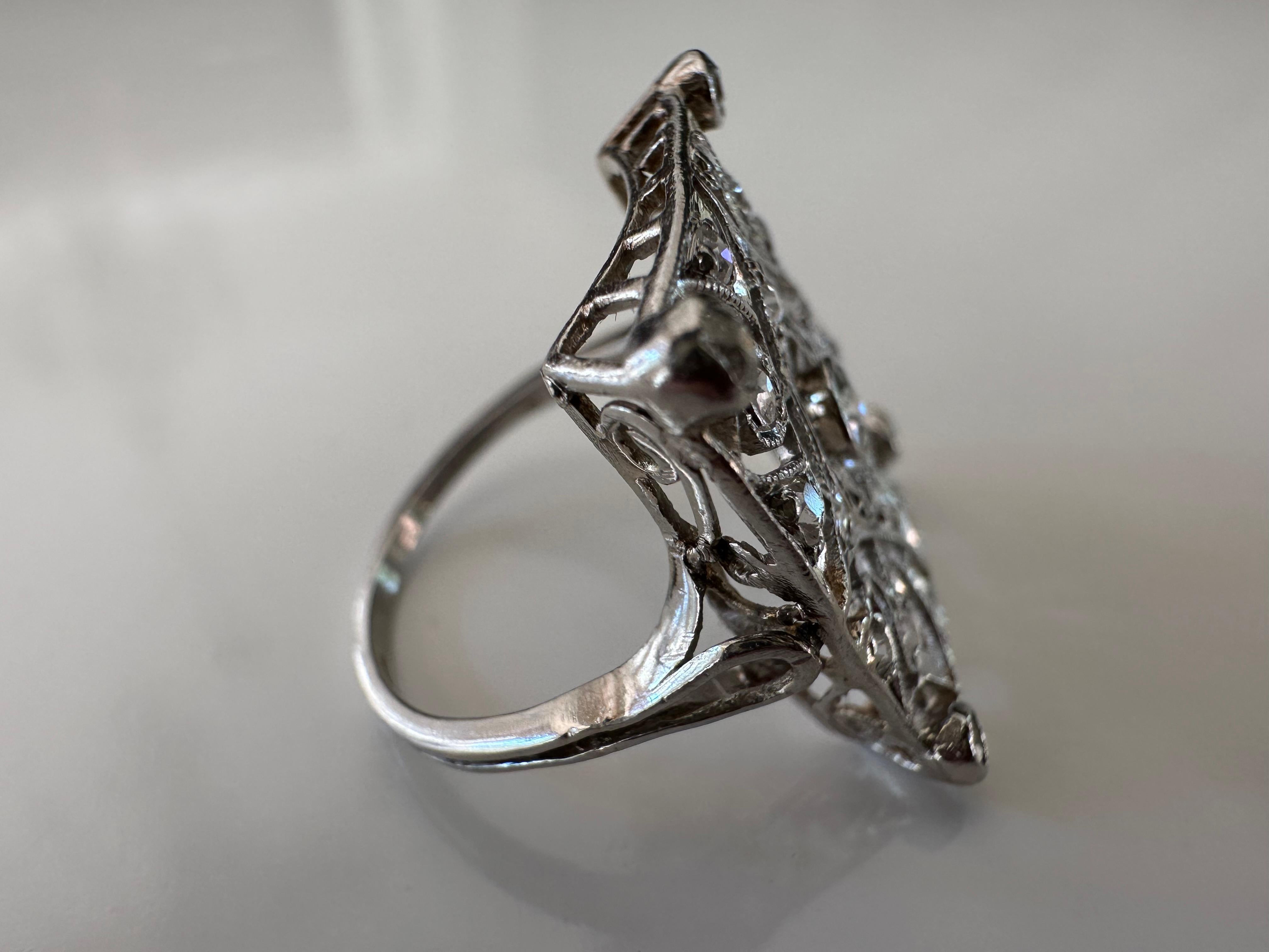 Art Deco Square-Shaped Diamond Cocktail Ring  For Sale 1