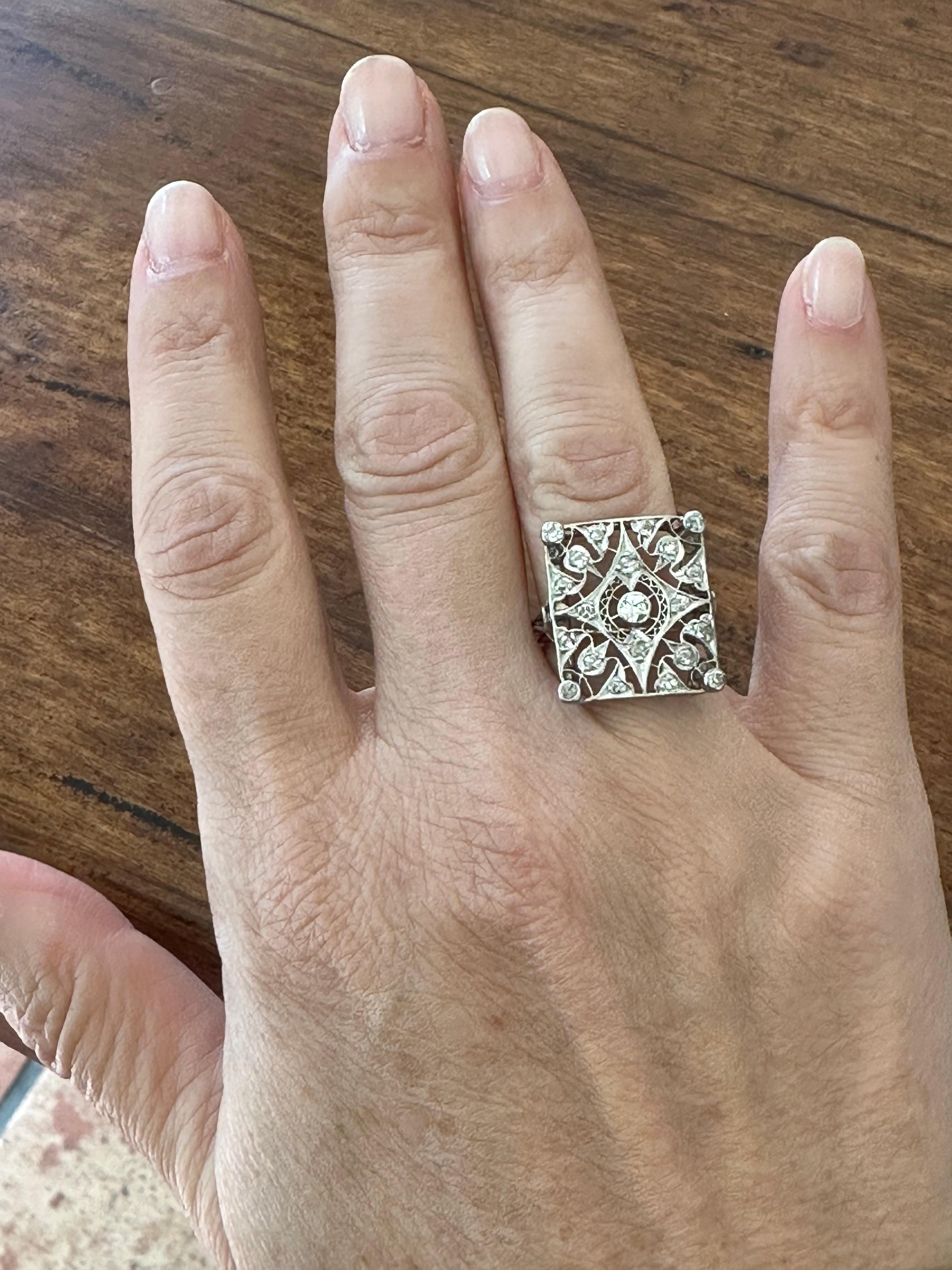 Art Deco Square-Shaped Diamond Cocktail Ring  For Sale 3