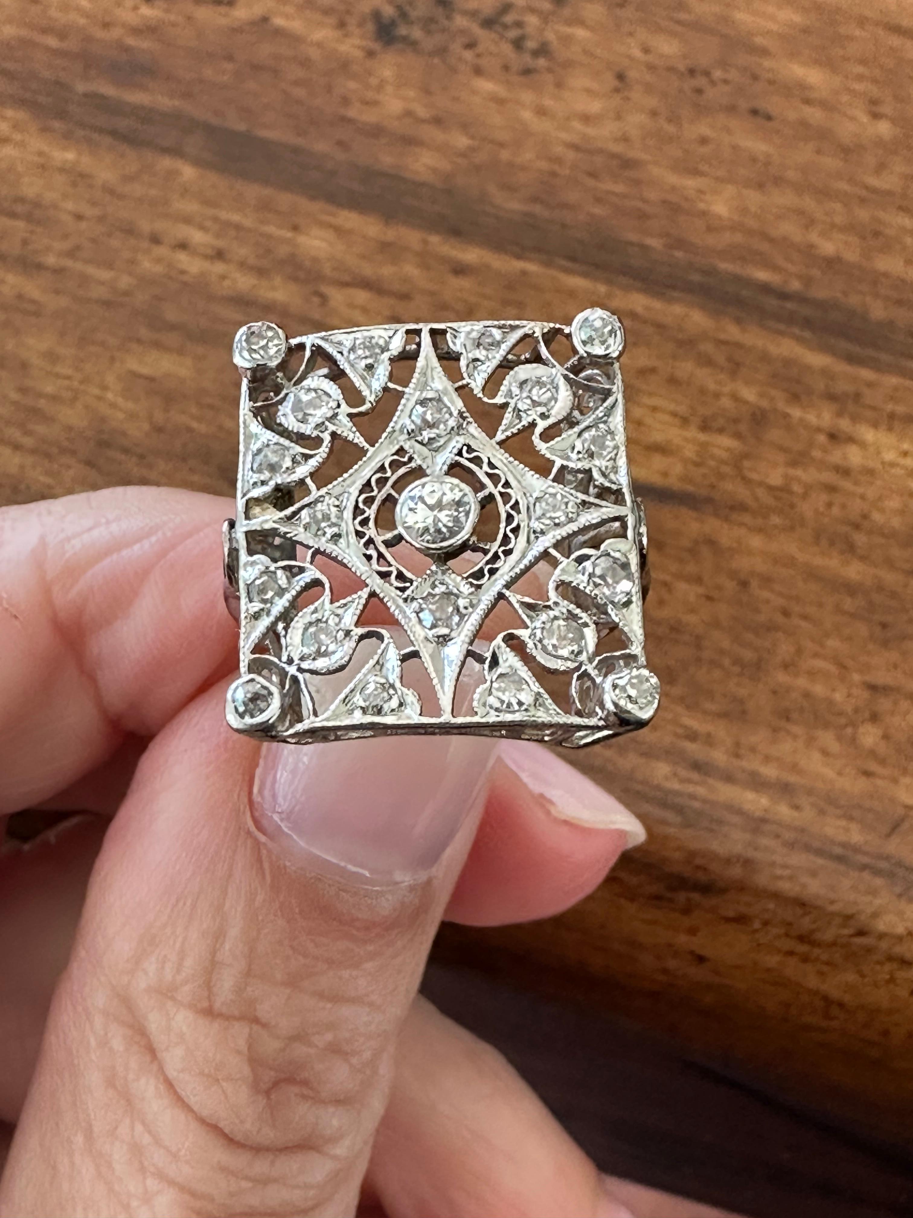 Art Deco Square-Shaped Diamond Cocktail Ring  For Sale 4