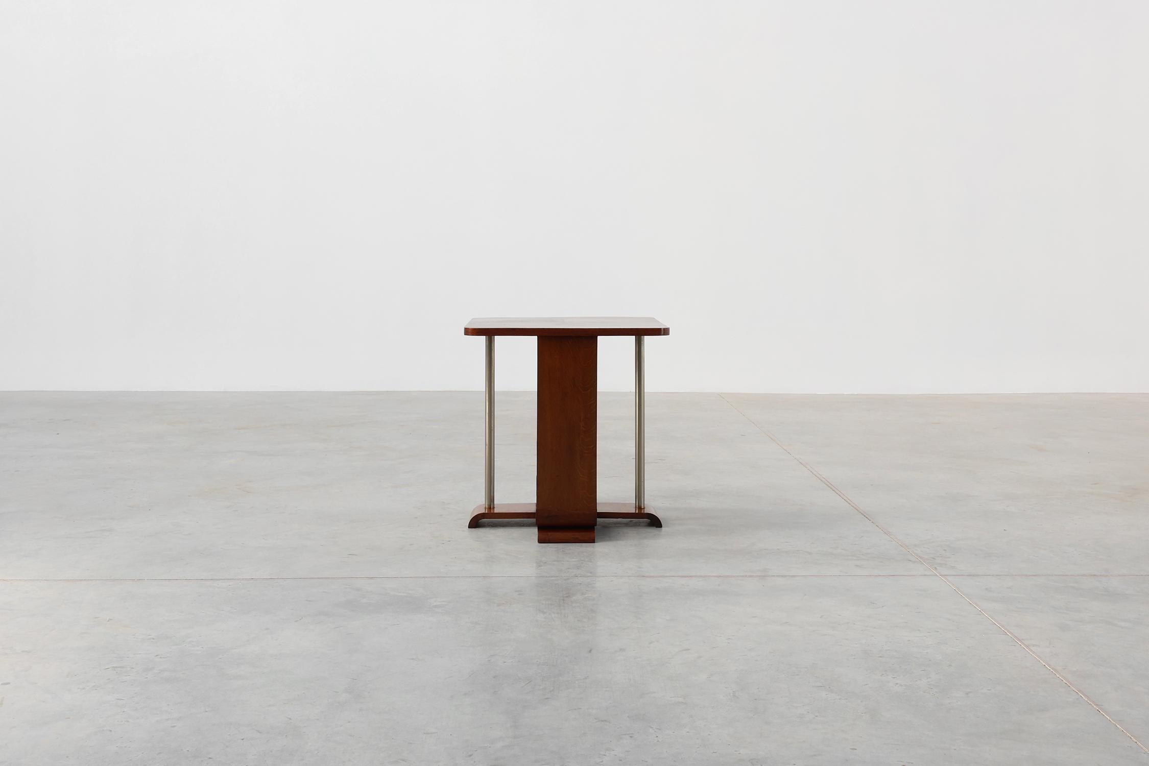 Art Deco square side table in oak veneer, France ca. 1925 For Sale 6