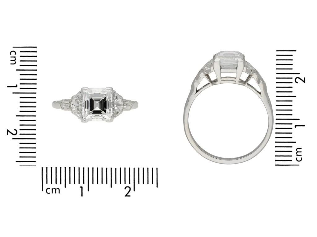 Art Deco Square Step Cut Diamond Flanked Solitaire Ring, circa 1930 In Good Condition In London, GB