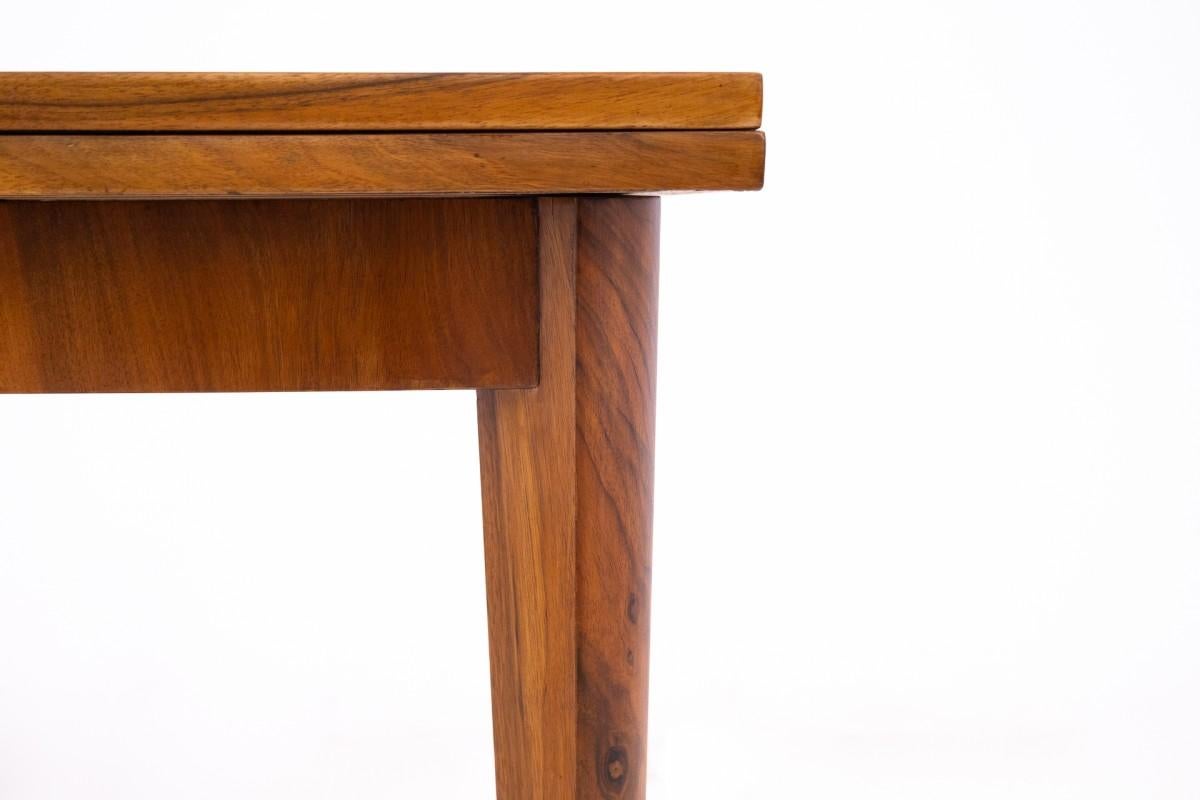 Chêne Table carrée Art déco, Pologne, années 1940. en vente