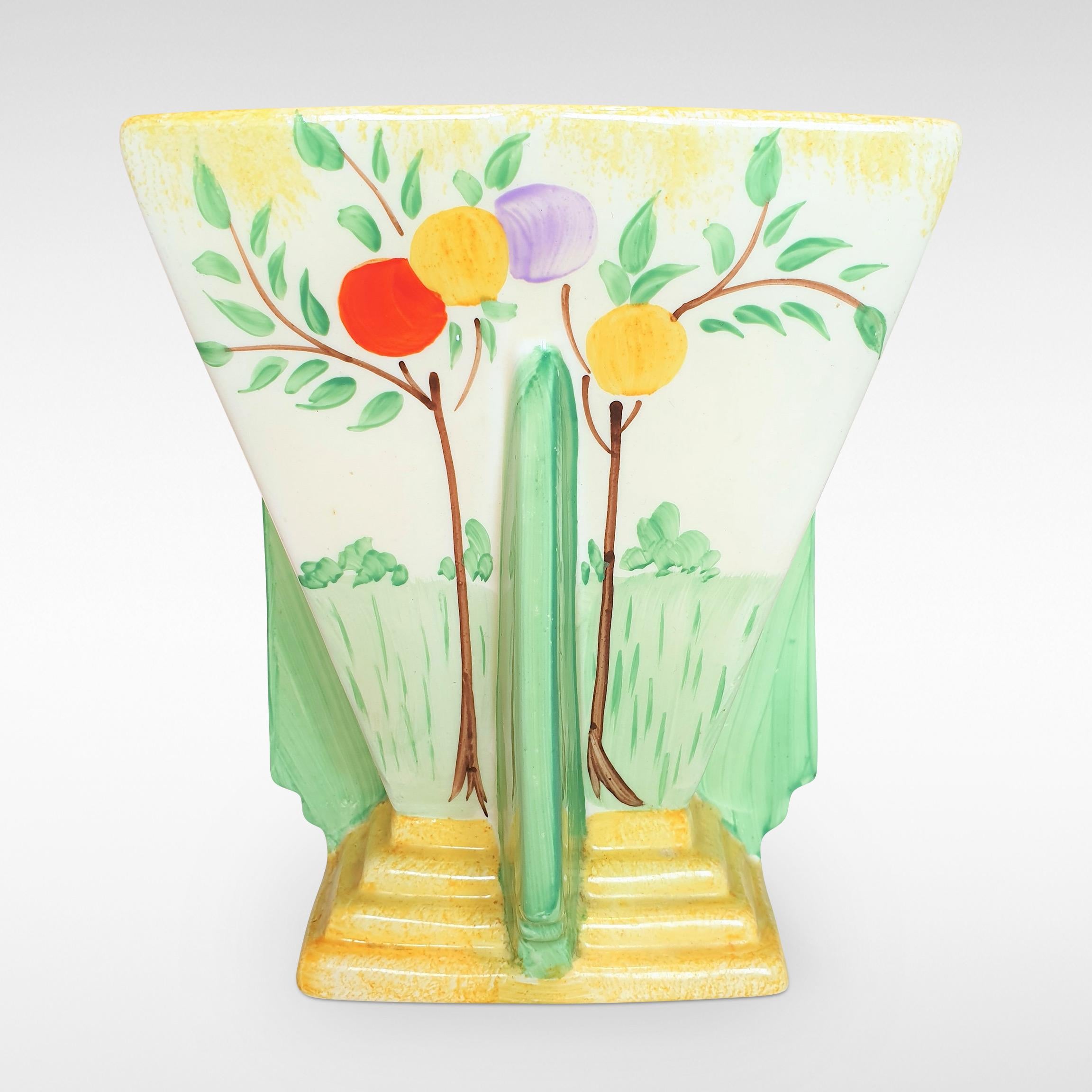 Art Deco Square Vase by Wade Heath Attributed to Jessie Hallen In Good Condition For Sale In Edenbridge, Kent