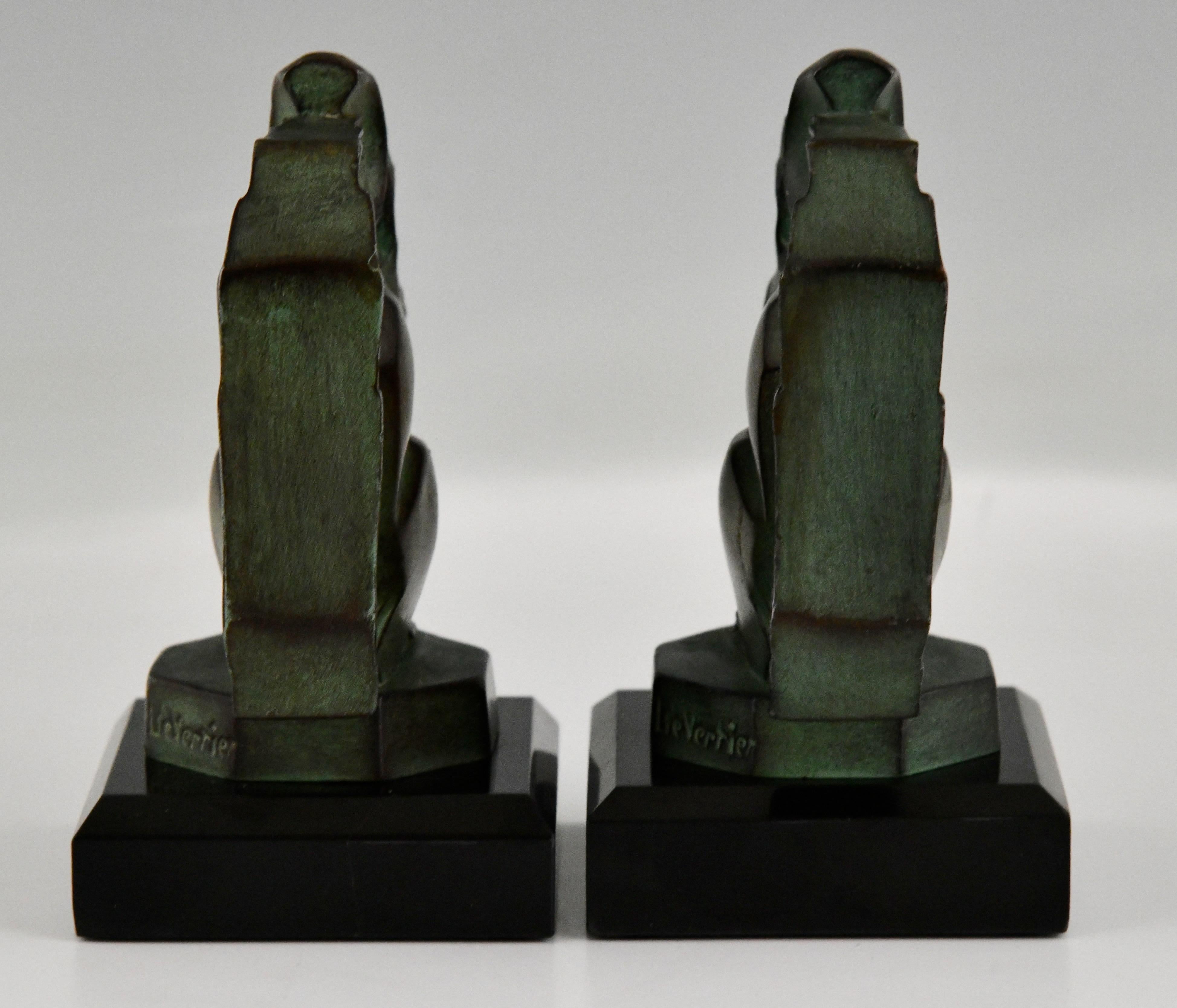 Art Deco squirrel bookends by Max Le Verrier France 1930 In Good Condition In Antwerp, BE