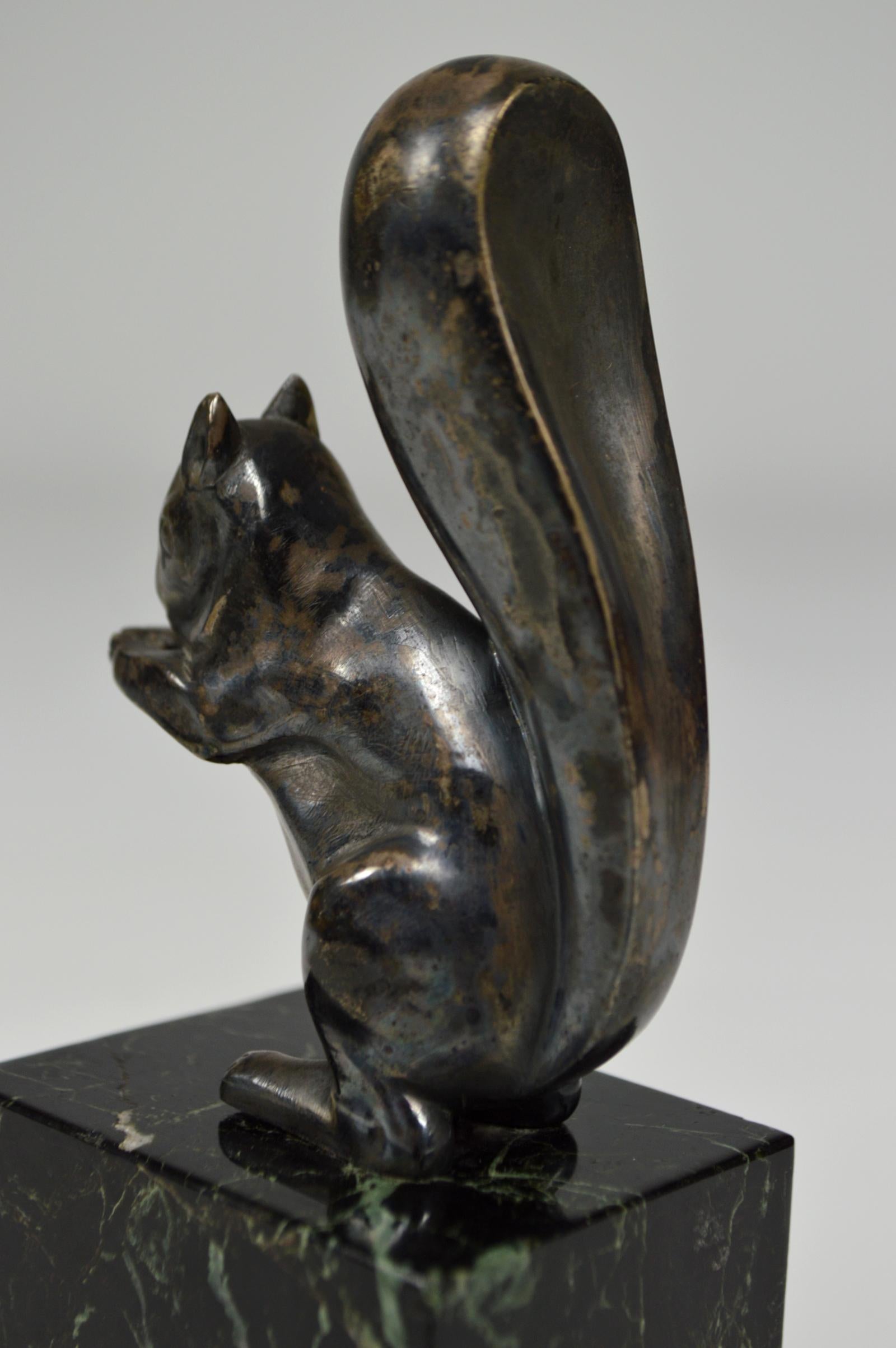 Art Deco Squirrels Bookends, Bronze, Marcel Guillemard, France, circa 1930 For Sale 7