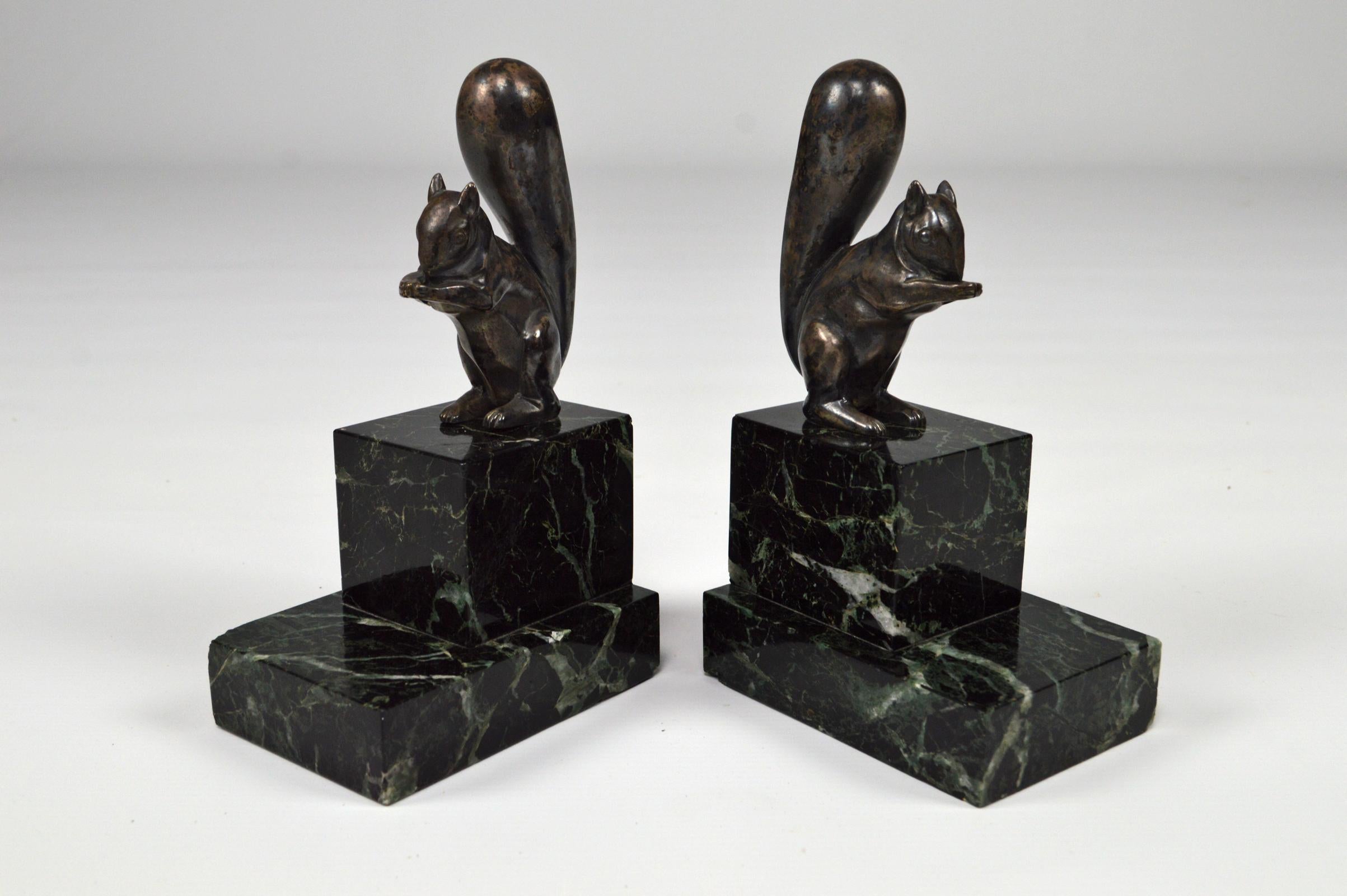 French Art Deco Squirrels Bookends, Bronze, Marcel Guillemard, France, circa 1930 For Sale