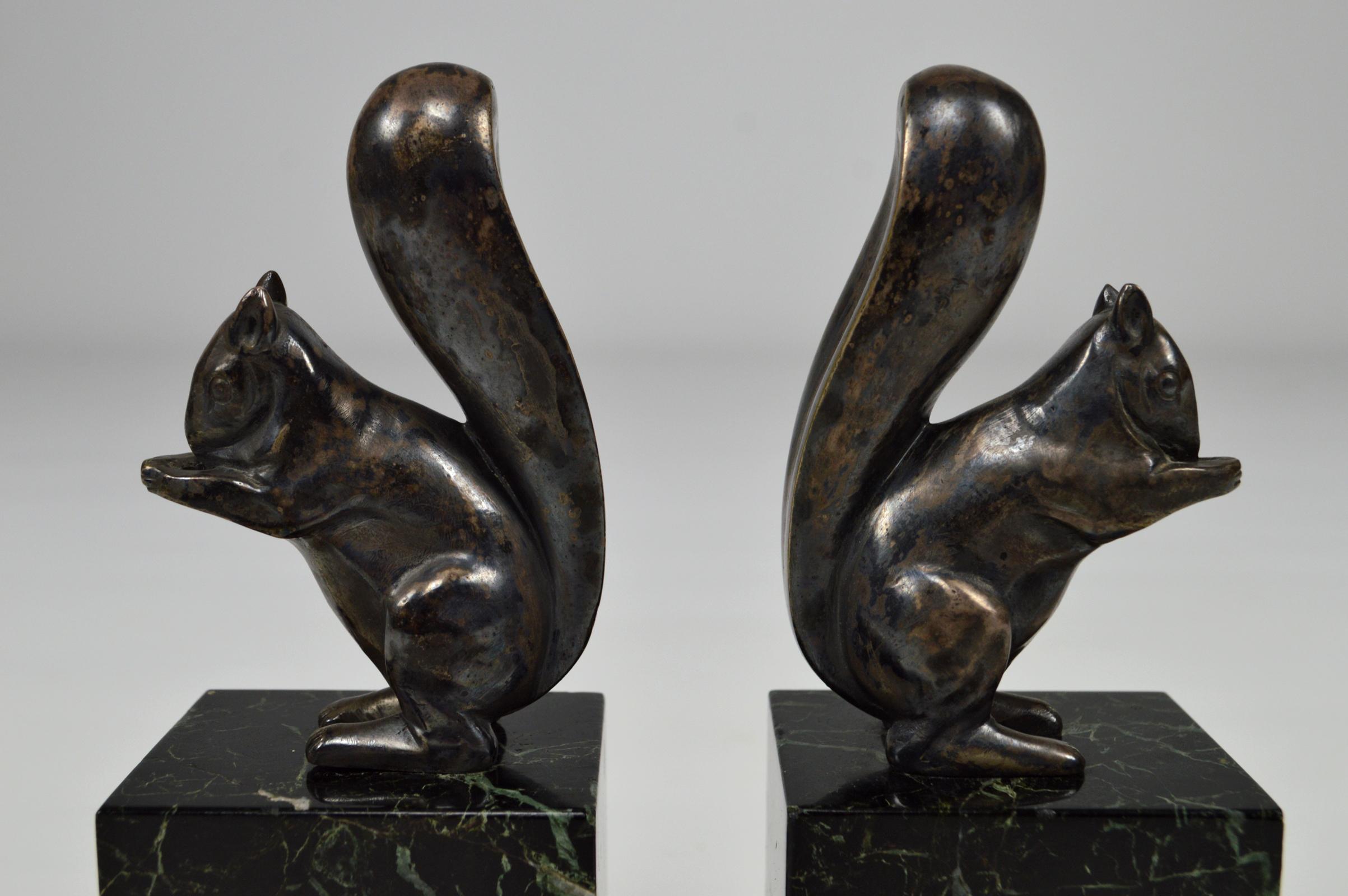 Mid-20th Century Art Deco Squirrels Bookends, Bronze, Marcel Guillemard, France, circa 1930 For Sale