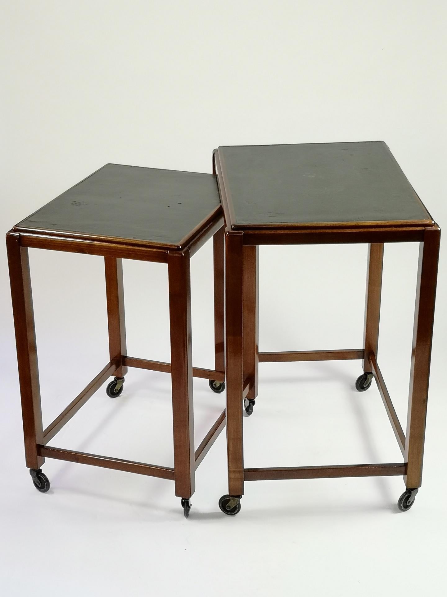 Art Deco Stacking Side Tables with Linoleum Top, on Wheels, Set of 2, 1930's In Good Condition In Budapest, HU