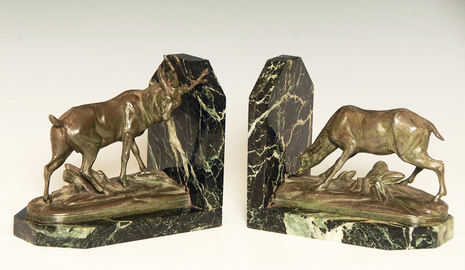 Art Deco Stag and Doe Bookends (Patiniert) im Angebot