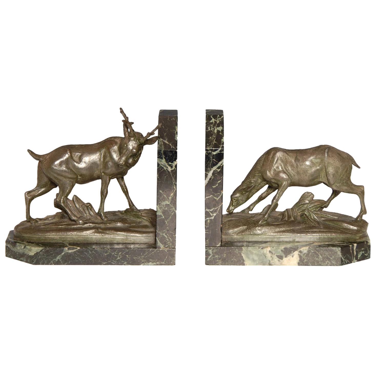 Art Deco Stag and Doe Bookends im Angebot
