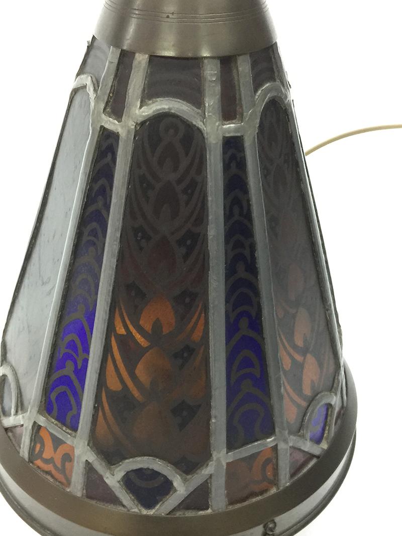 Art Deco Glasmalerei Tischlampe (Art déco) im Angebot