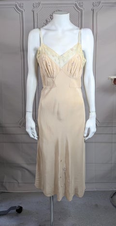 Abito in seta con motivo a stella Art Deco