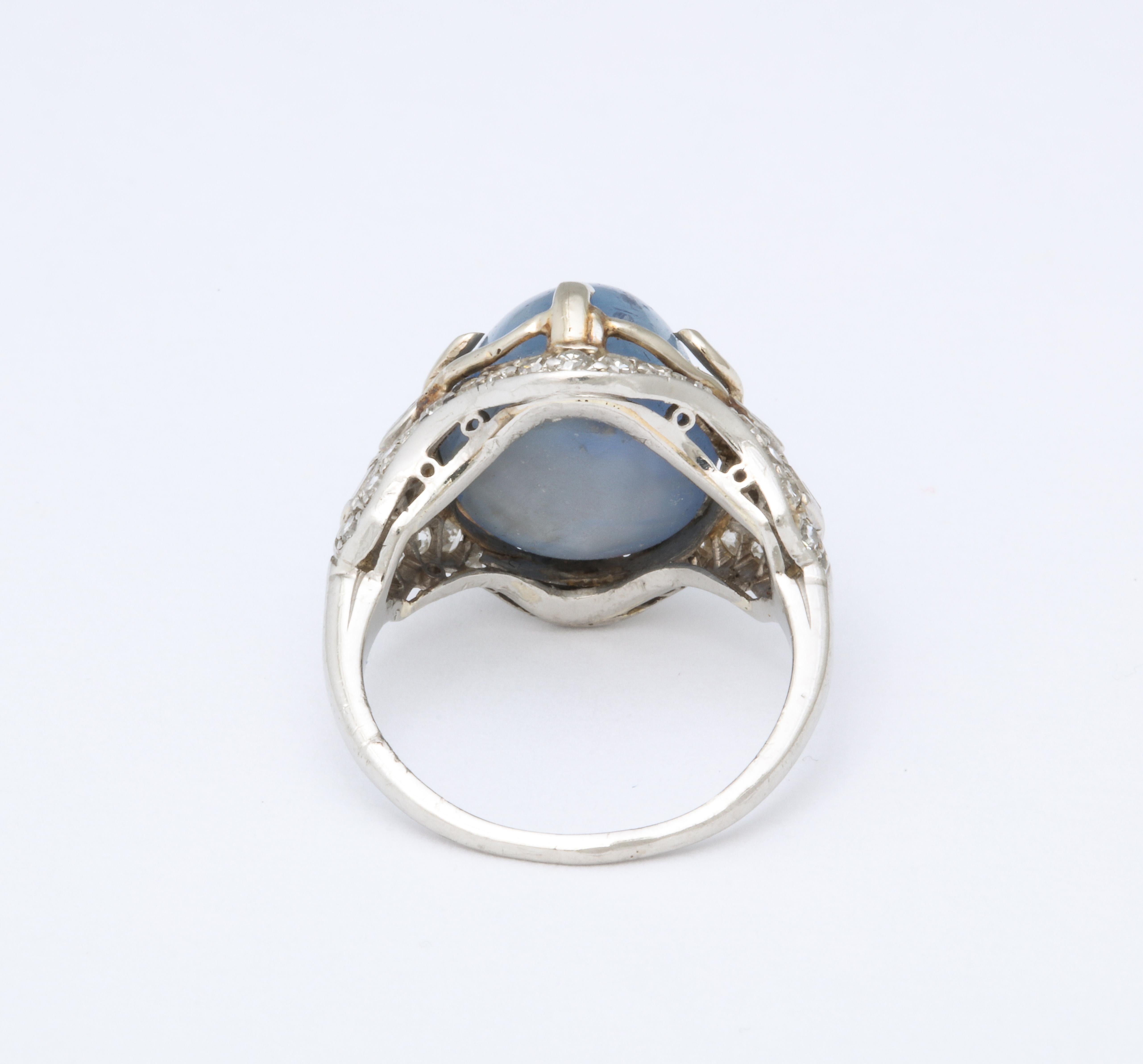 Art Deco Star Sapphire and Diamond Platinum Ring In Good Condition In New York, NY