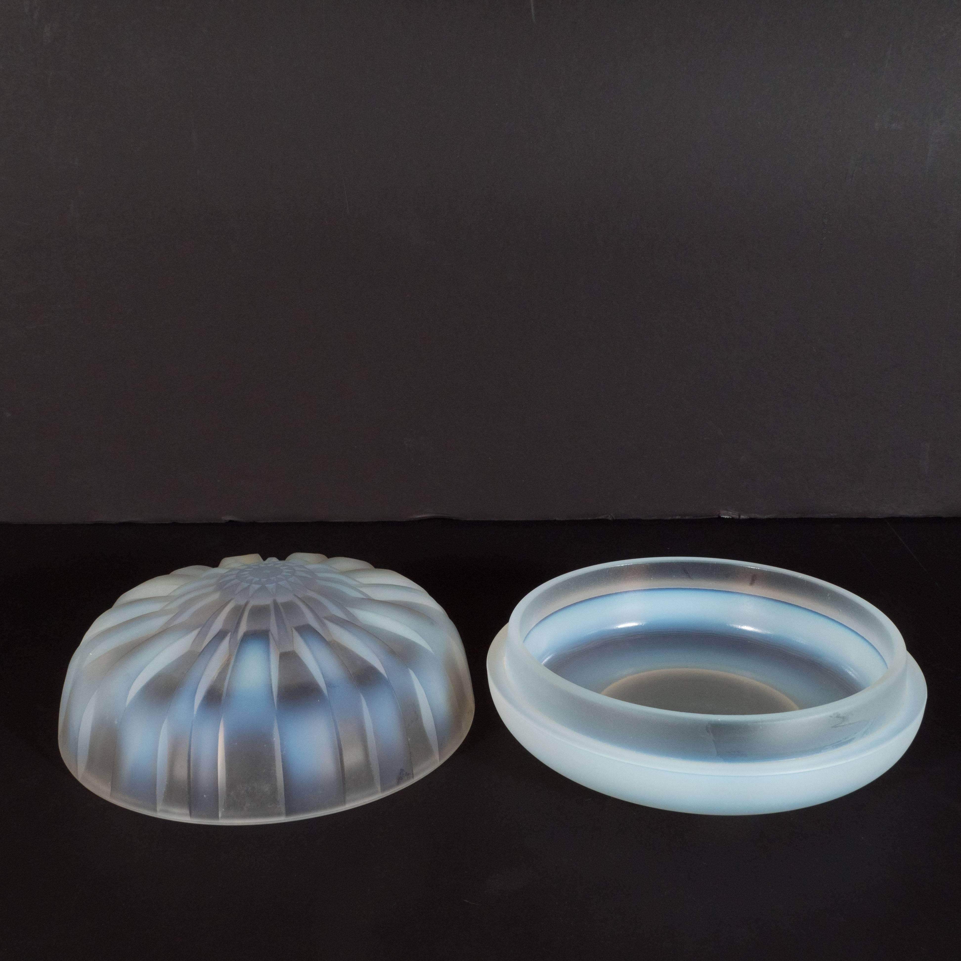Art Deco Starburst Circular Covered Box in Opalescent Glass by Hunebelle In Excellent Condition In New York, NY