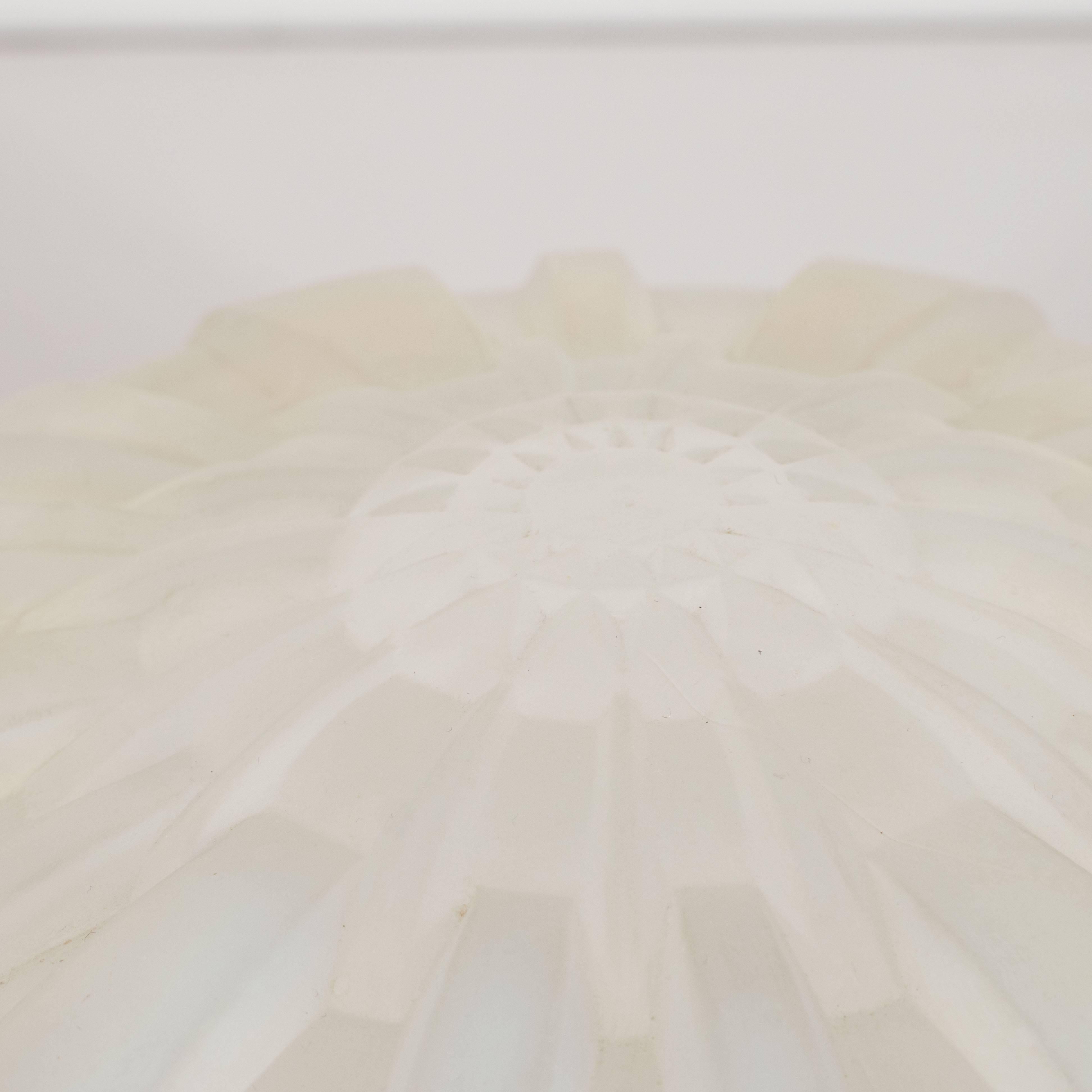 Mid-20th Century Art Deco Starburst Circular Covered Box in Opalescent Glass by Hunebelle