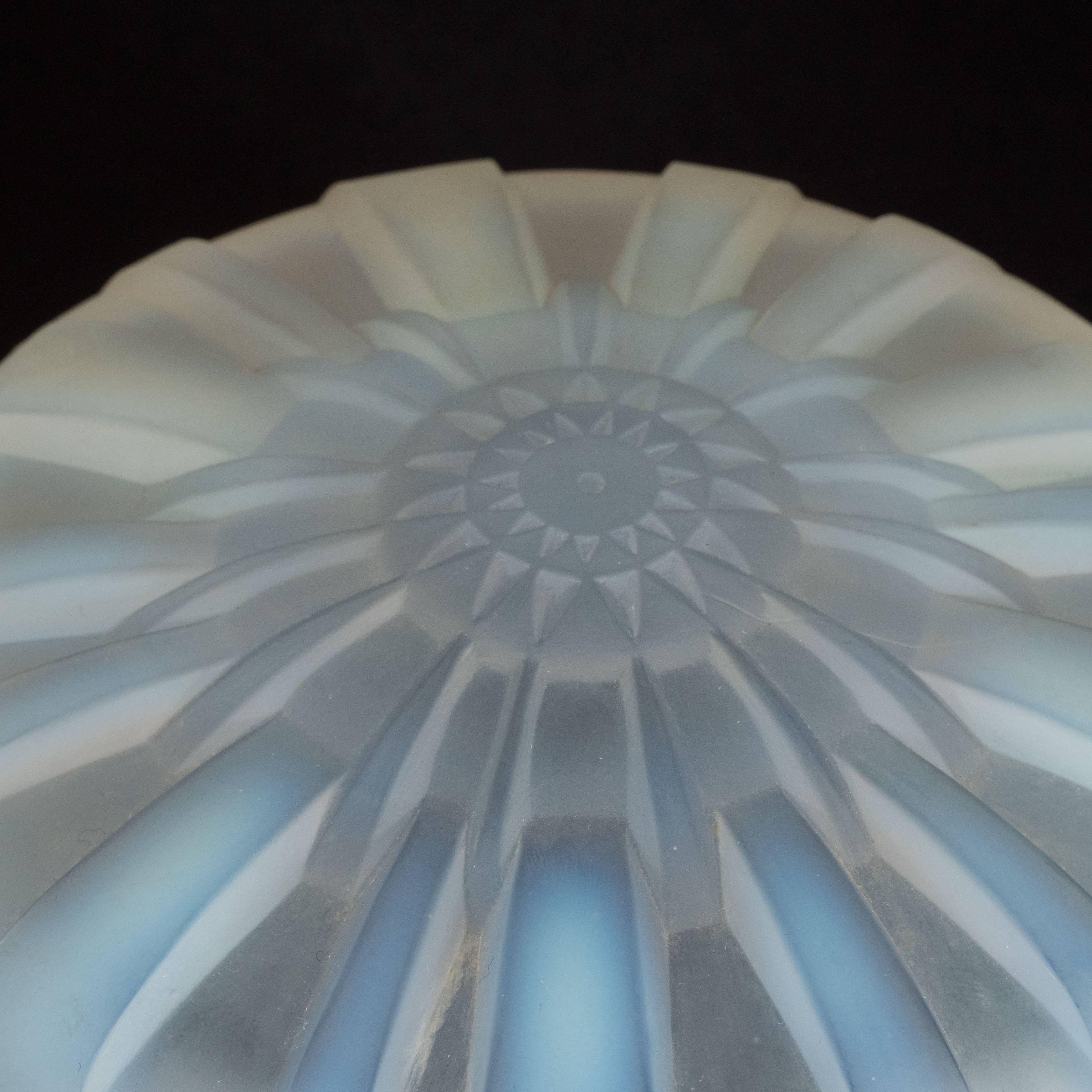 Art Glass Art Deco Starburst Circular Covered Box in Opalescent Glass by Hunebelle