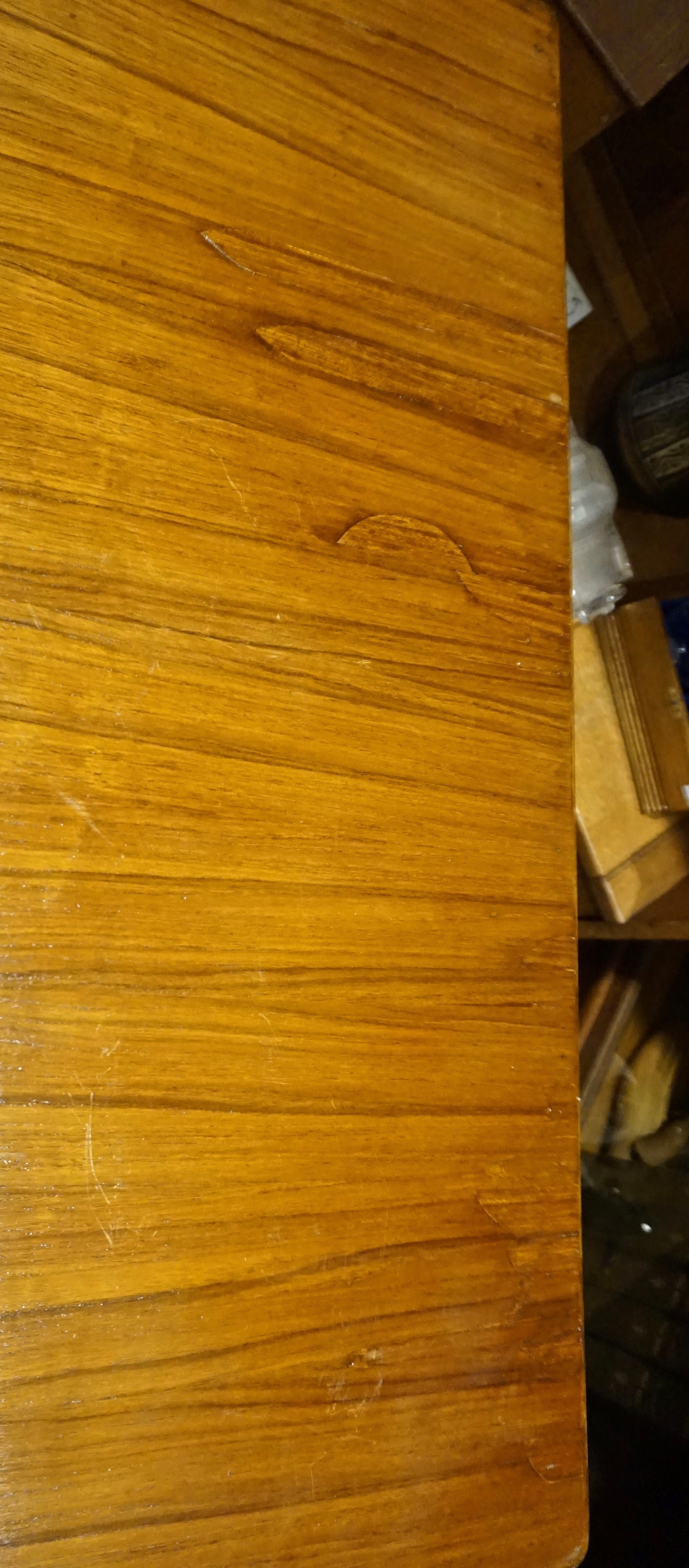 Esstisch/ Schreibtisch aus Teakholz im Art déco-Stil, Steamship Chimney im Zustand „Gut“ im Angebot in Vancouver, British Columbia