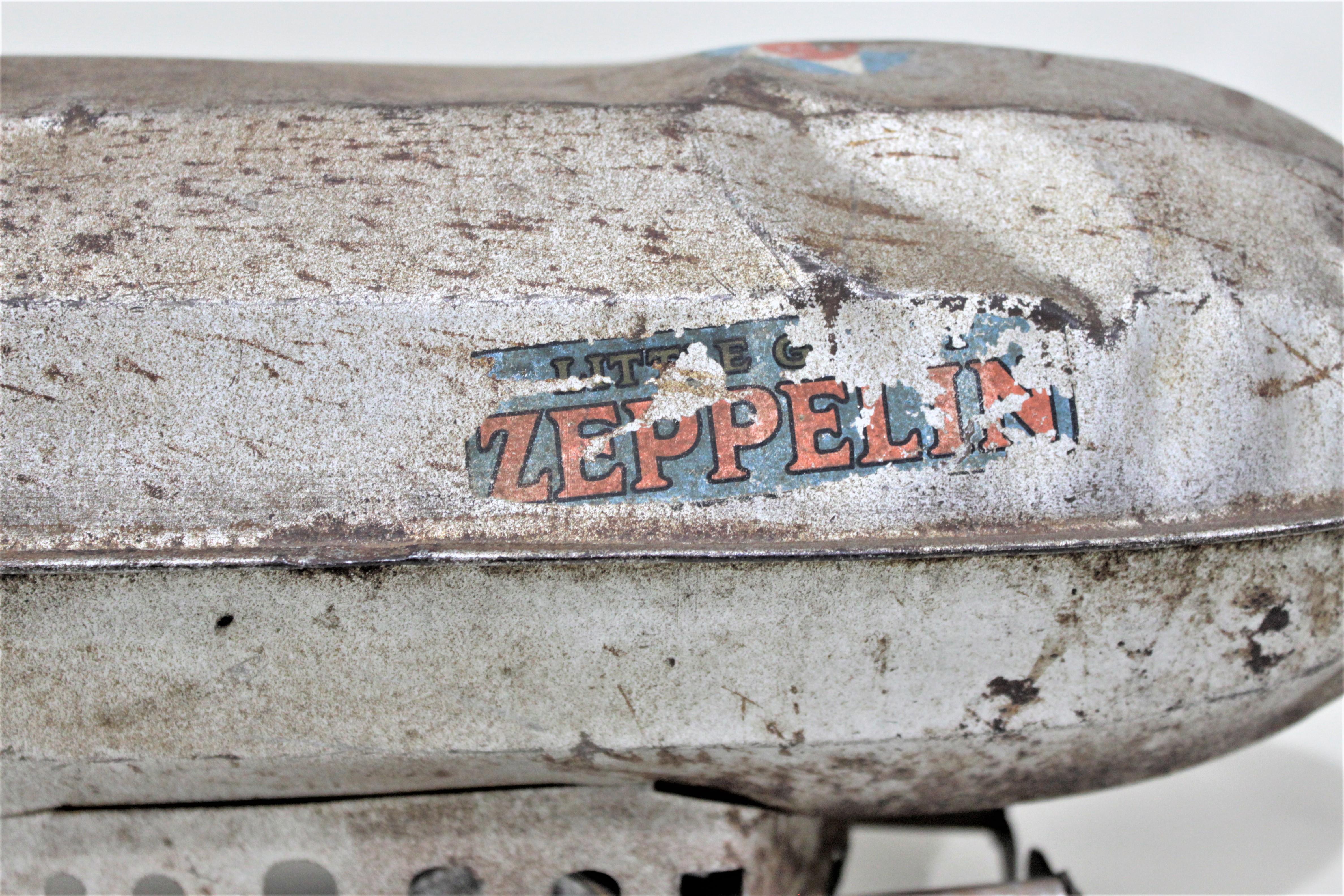 Art Deco Steelcraft Metallgriff-Spielzeug, das „Little Giant Zeppelin“ (Maschinell gefertigt) im Angebot